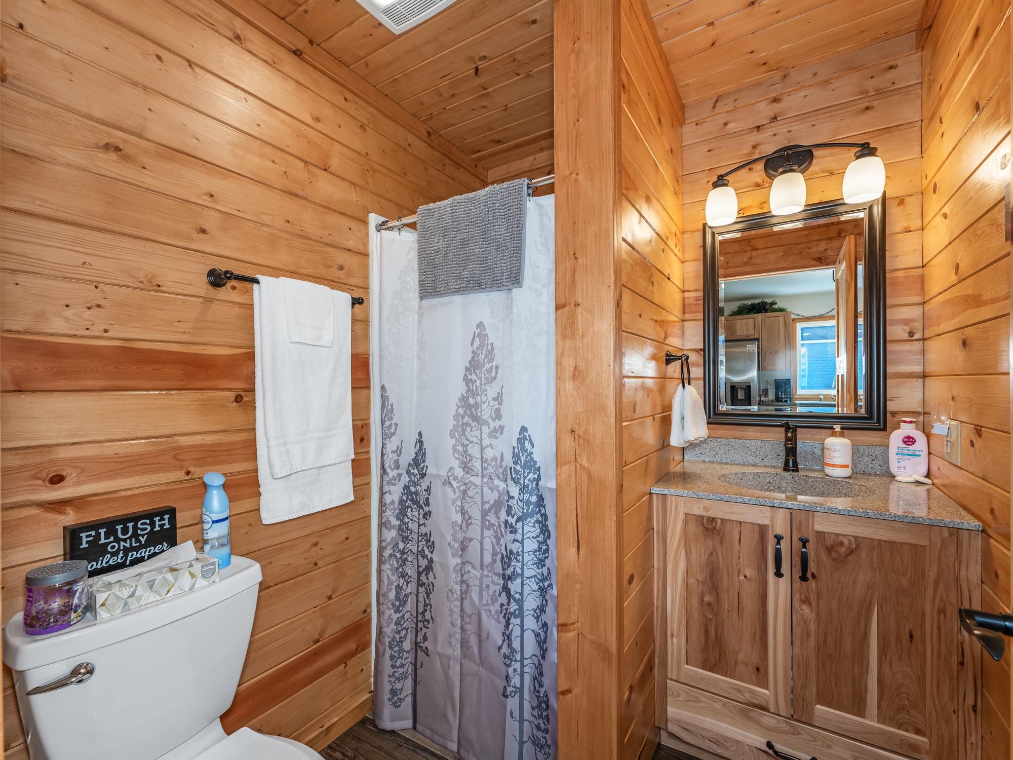 Phillips, Wisconsin, 54555, United States, ,2 BathroomsBathrooms,Residential,Active,1702836