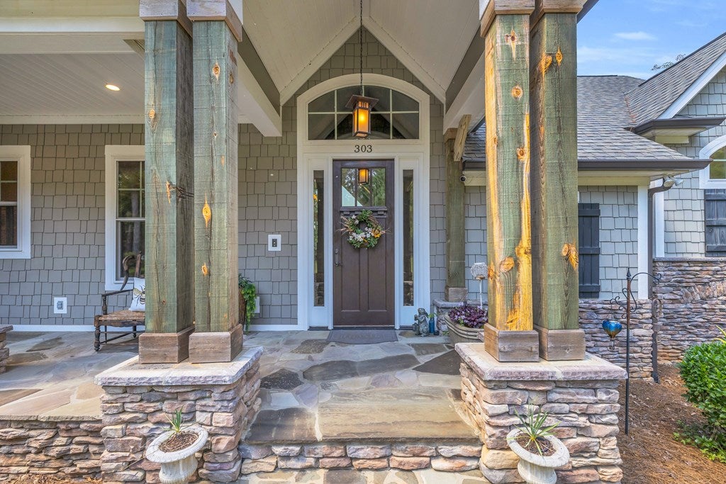 Ninety Six, South Carolina, 29666, United States, 4 Bedrooms Bedrooms, ,4 BathroomsBathrooms,Residential,Active,1997882