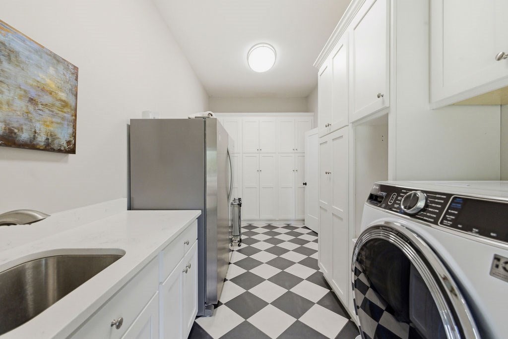 Laurens, South Carolina, 29384, United States, 3 Bedrooms Bedrooms, ,5 BathroomsBathrooms,Residential,Active,2052082