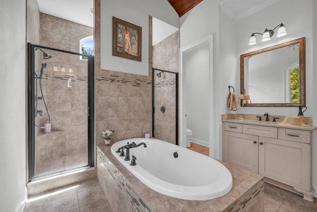 Ninety Six, South Carolina, 29666, United States, 4 Bedrooms Bedrooms, ,4 BathroomsBathrooms,Residential,Active,1997882