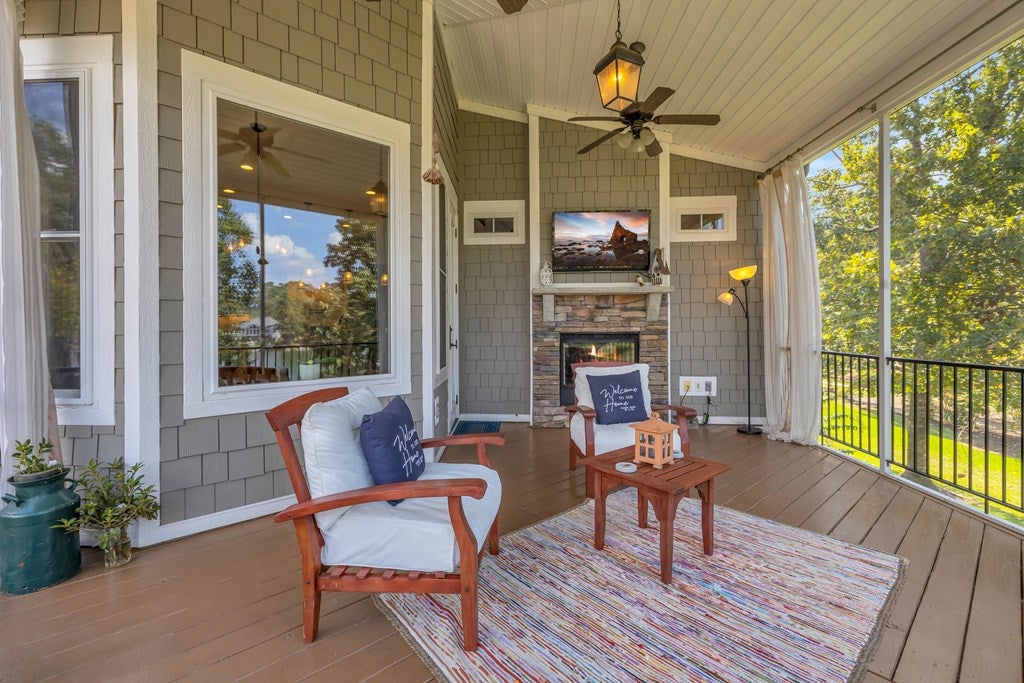 Ninety Six, South Carolina, 29666, United States, 4 Bedrooms Bedrooms, ,4 BathroomsBathrooms,Residential,Active,1997882