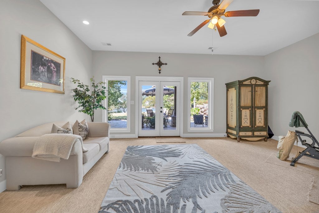 Ninety Six, South Carolina, 29666, United States, 4 Bedrooms Bedrooms, ,4 BathroomsBathrooms,Residential,Active,1997882