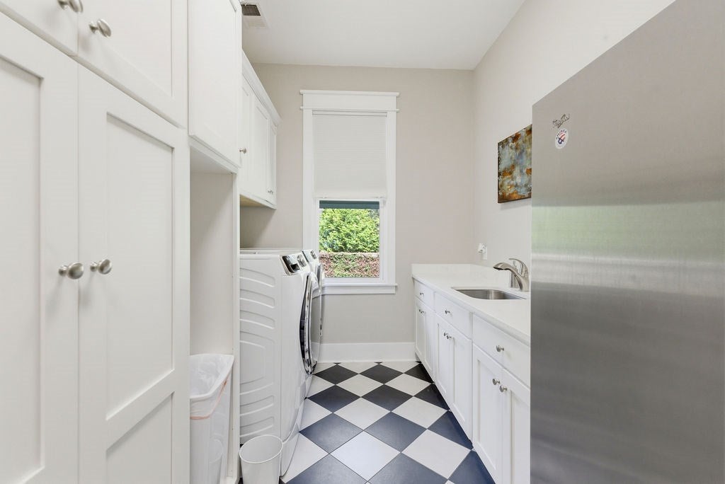 Laurens, South Carolina, 29384, United States, 3 Bedrooms Bedrooms, ,5 BathroomsBathrooms,Residential,Active,2052082