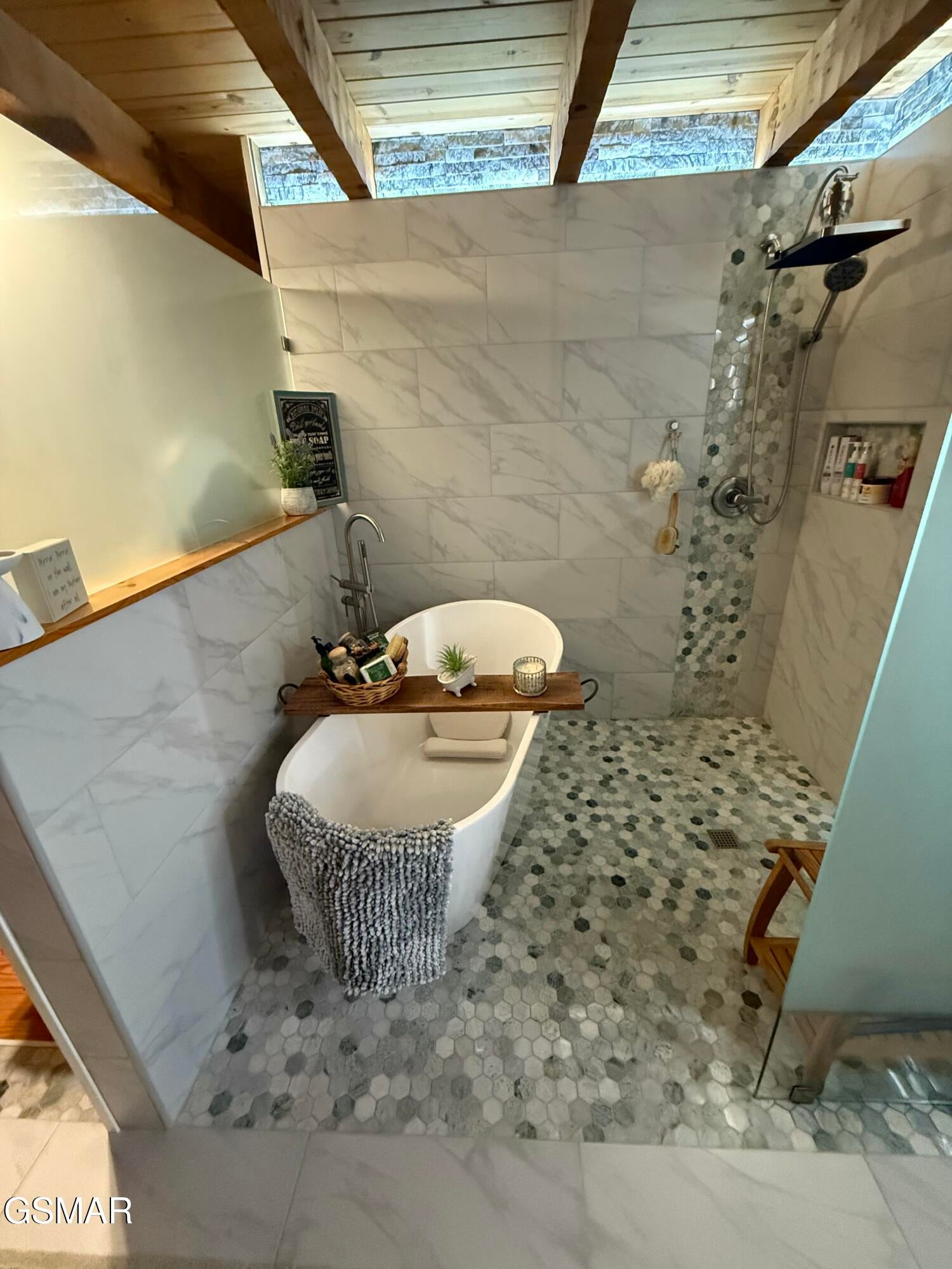 Dandridge, Tennessee, 37725, United States, ,4 BathroomsBathrooms,Residential,Active,1808382