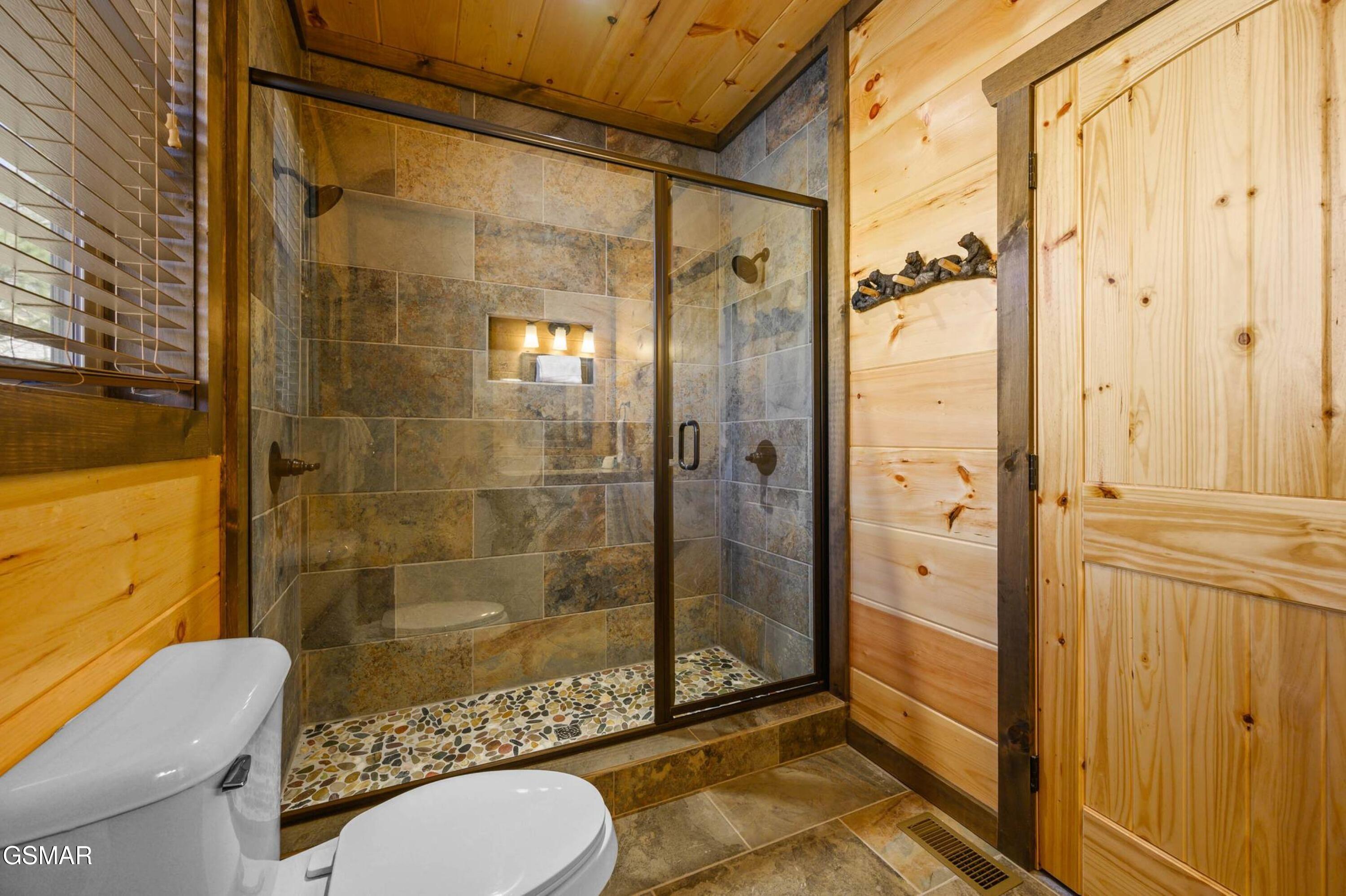 Sevierville, Tennessee, 37876, United States, 3 Bedrooms Bedrooms, ,5 BathroomsBathrooms,Residential,Active,1920243