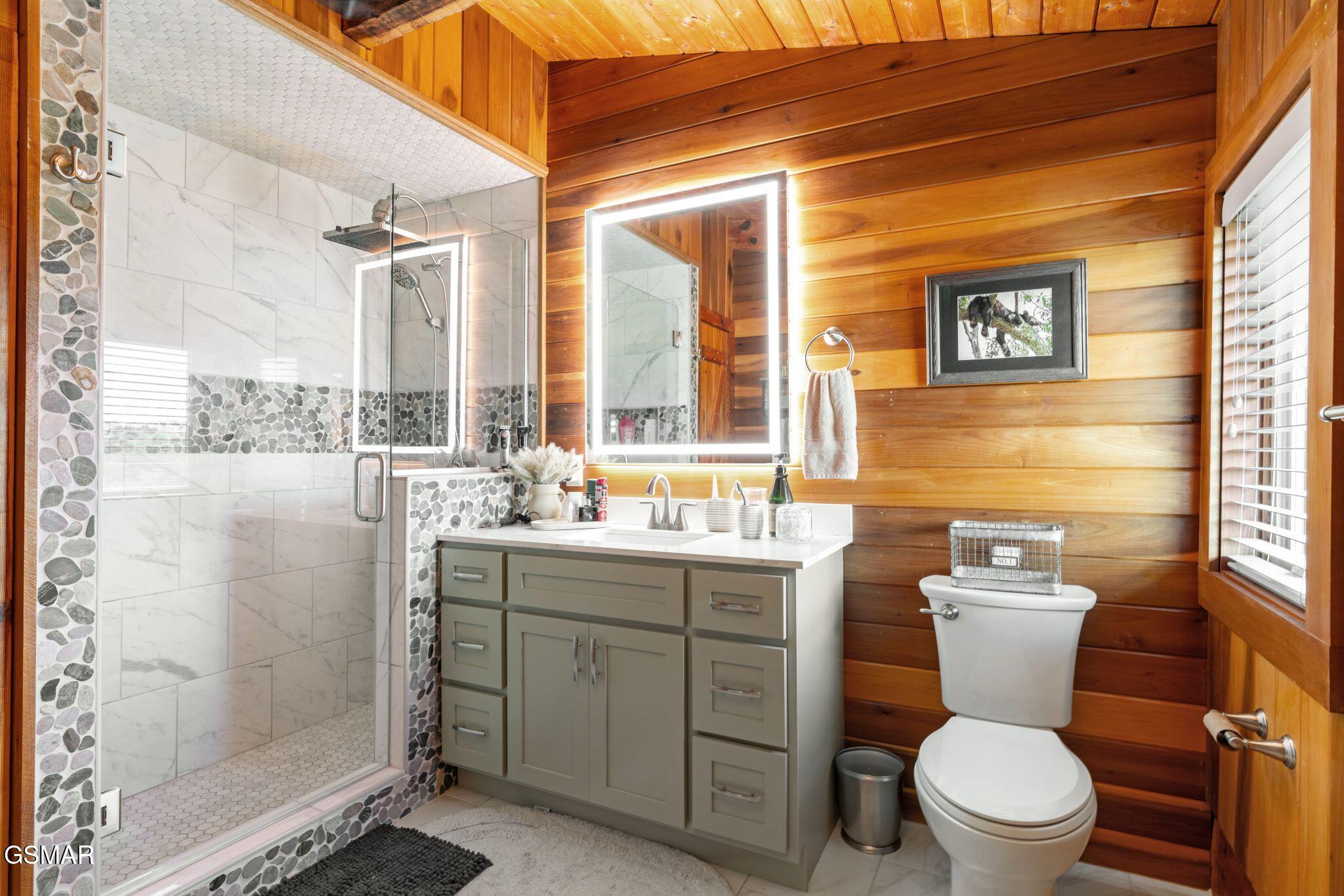 Dandridge, Tennessee, 37725, United States, ,4 BathroomsBathrooms,Residential,Active,1808382