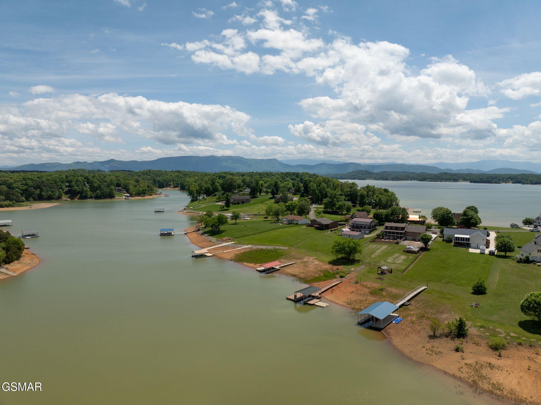 Dandridge, Tennessee, 37725, United States, ,4 BathroomsBathrooms,Residential,Active,1808382