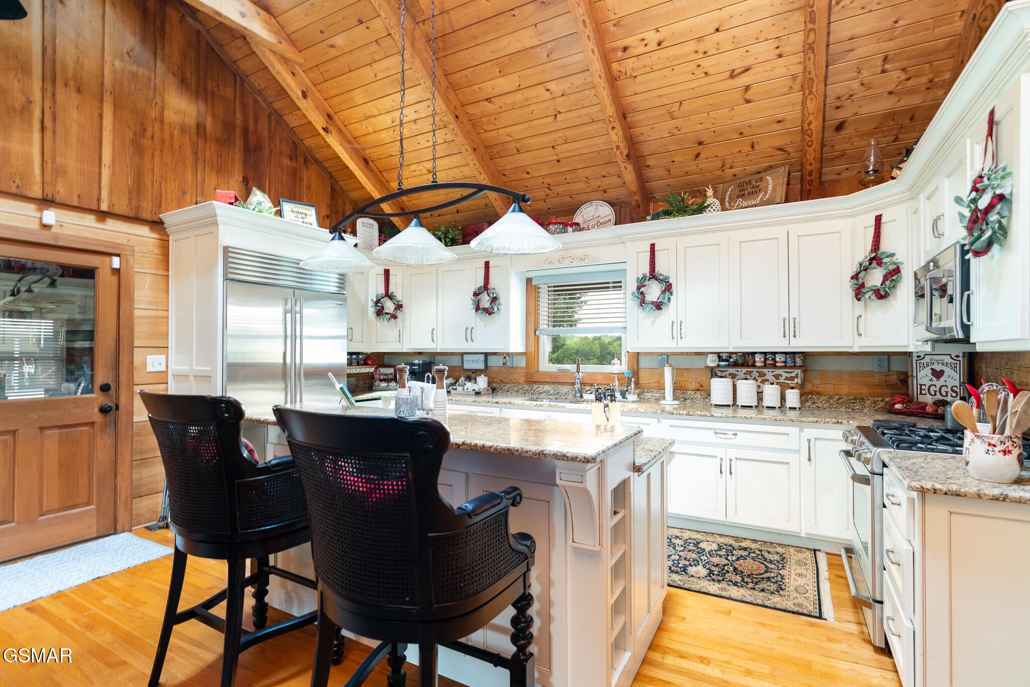 Dandridge, Tennessee, 37725, United States, ,4 BathroomsBathrooms,Residential,Active,1808382