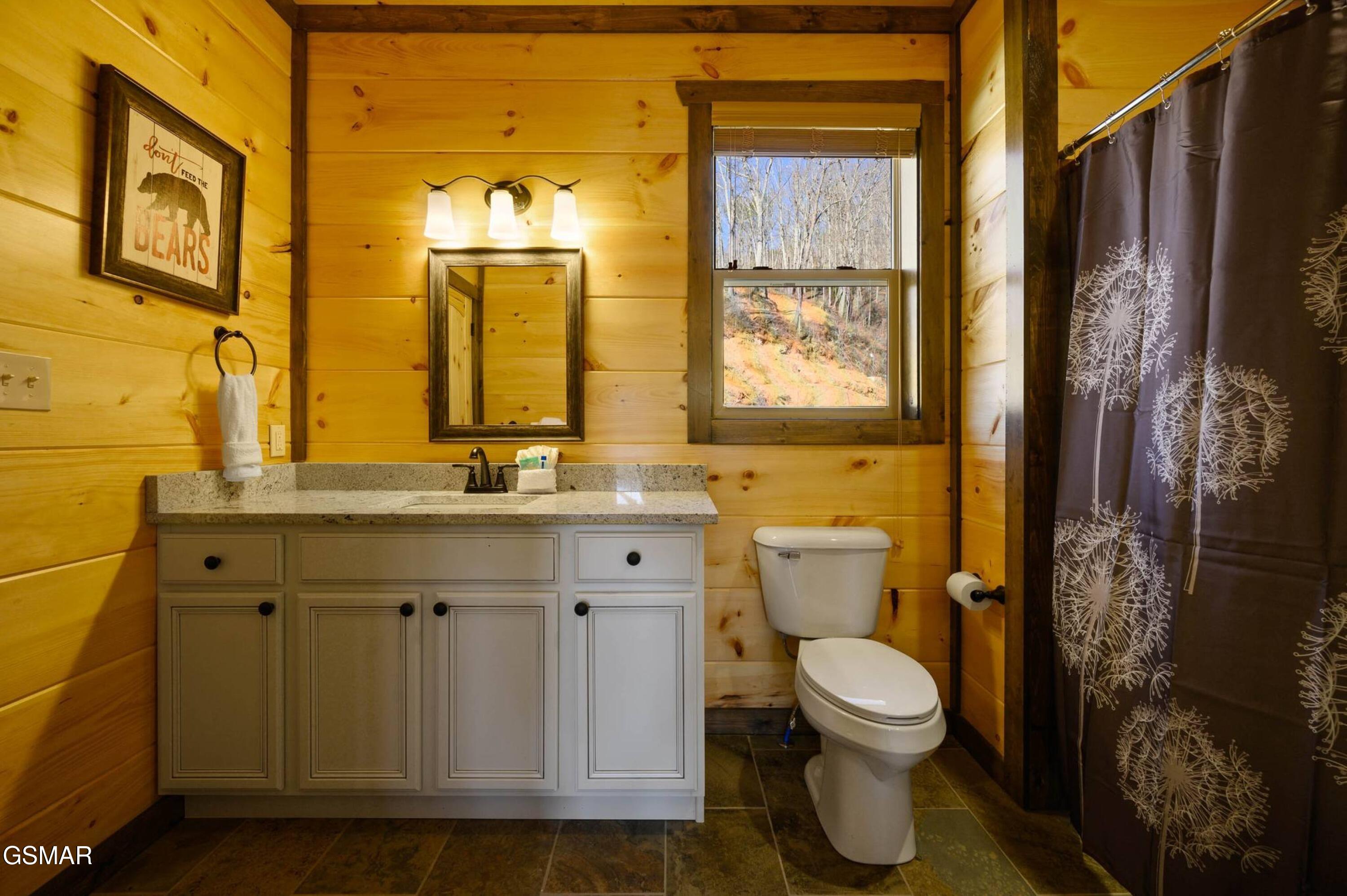 Sevierville, Tennessee, 37876, United States, 3 Bedrooms Bedrooms, ,5 BathroomsBathrooms,Residential,Active,1920243