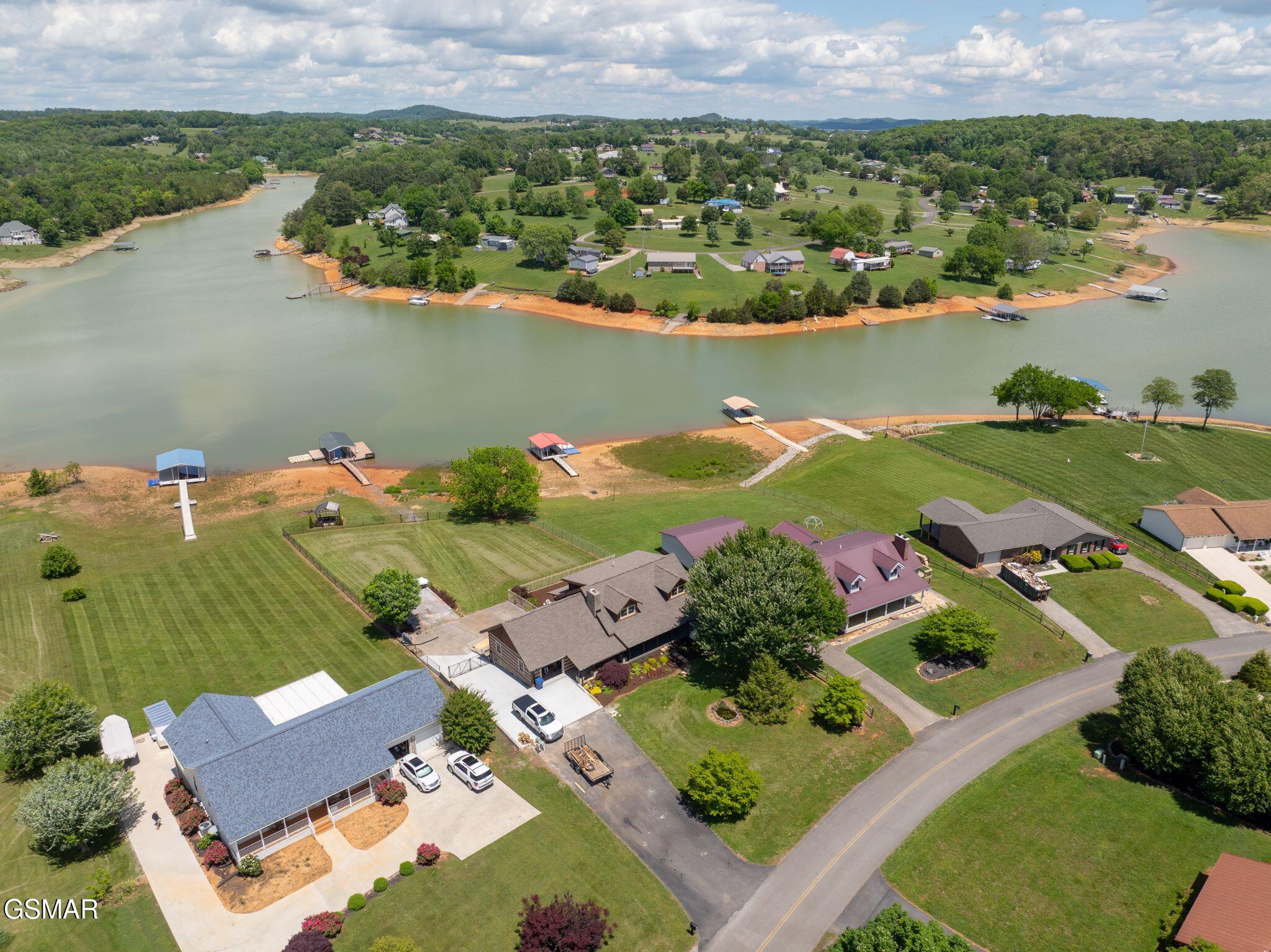 Dandridge, Tennessee, 37725, United States, ,4 BathroomsBathrooms,Residential,Active,1808382