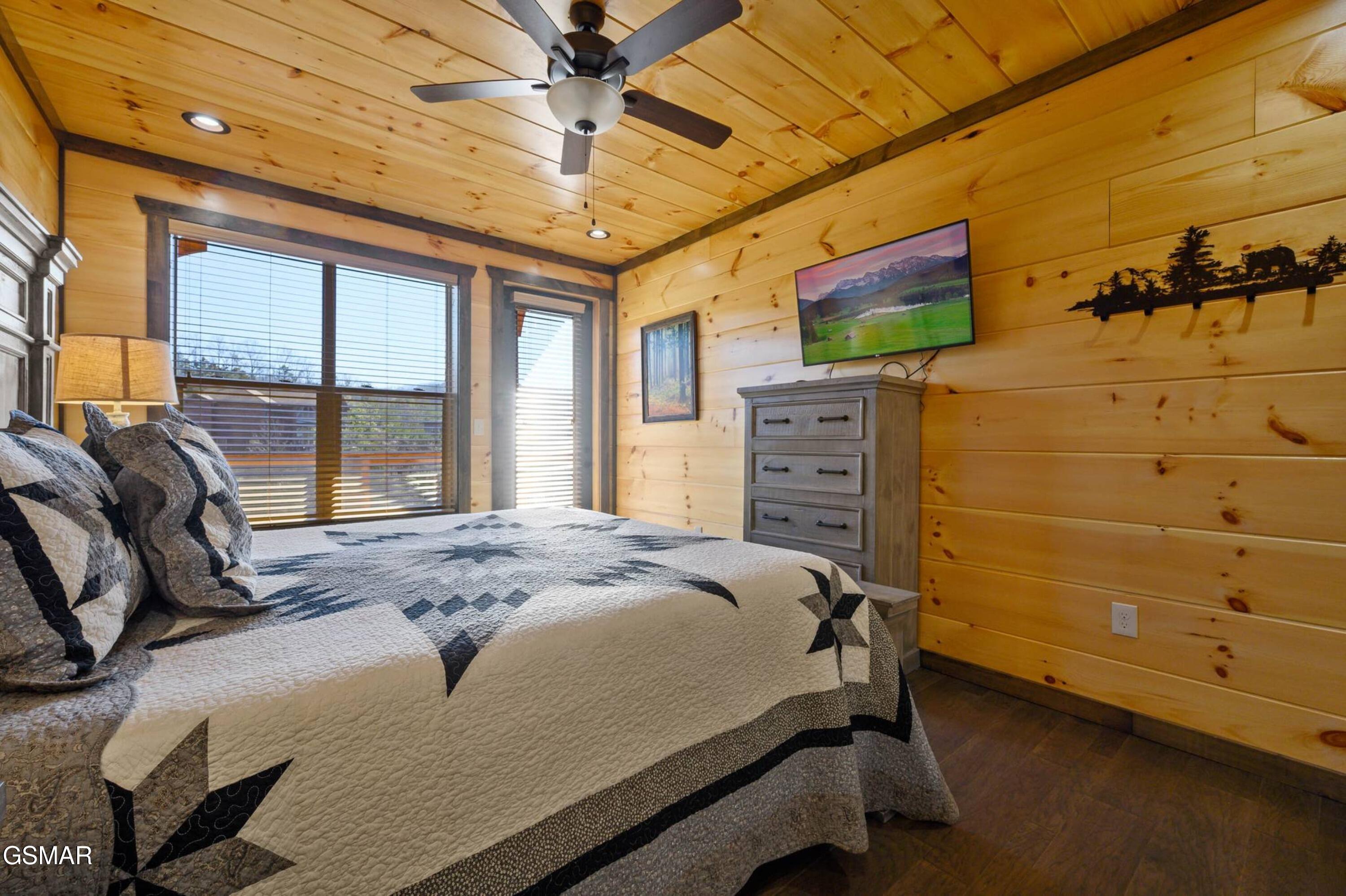 Sevierville, Tennessee, 37876, United States, 3 Bedrooms Bedrooms, ,5 BathroomsBathrooms,Residential,Active,1920243