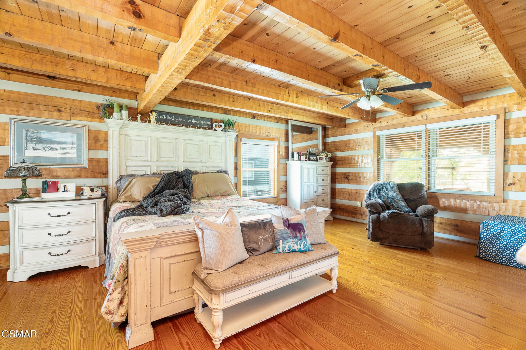 Dandridge, Tennessee, 37725, United States, ,4 BathroomsBathrooms,Residential,Active,1808382