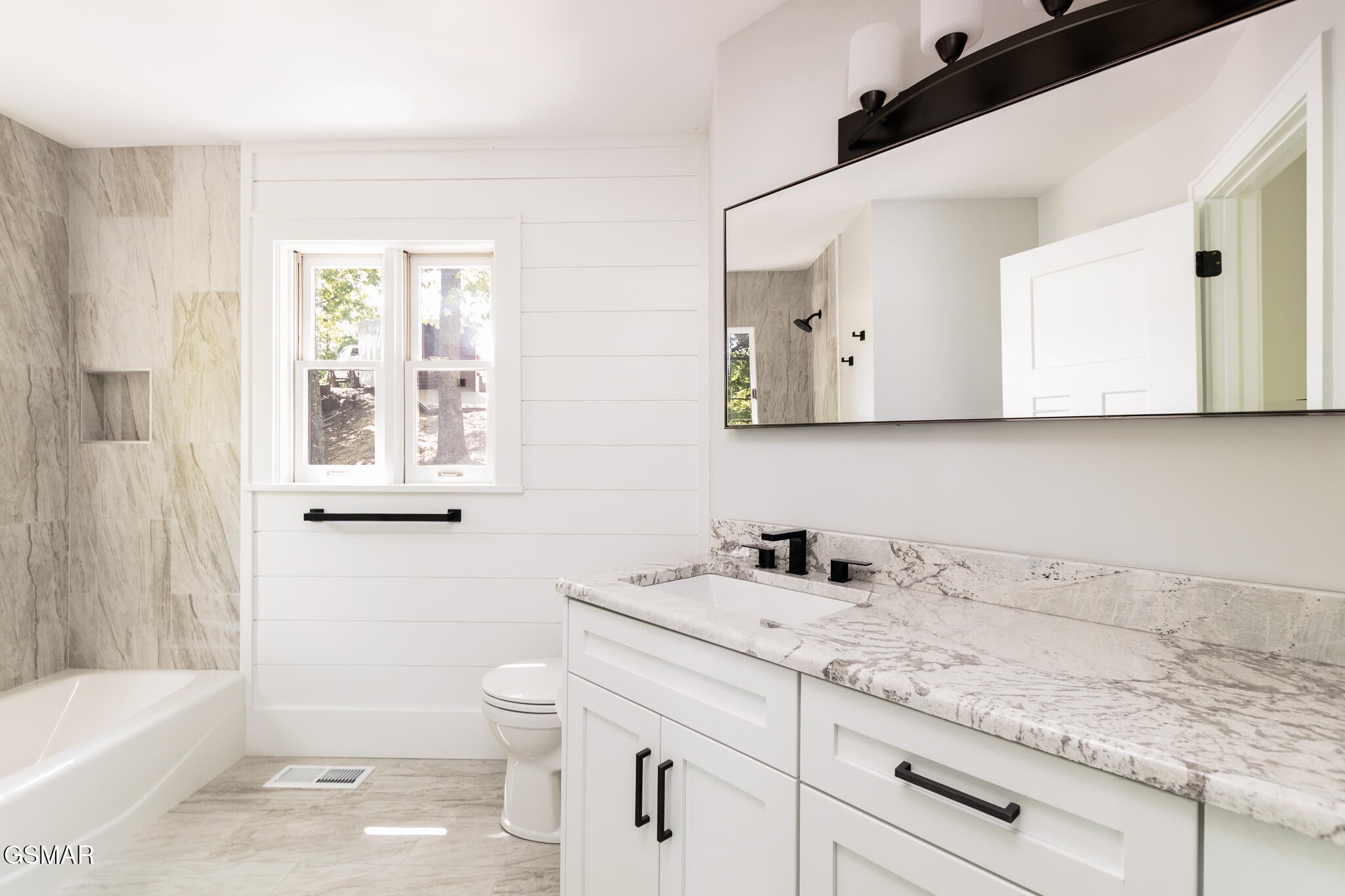 Louisville, Tennessee, 37777, United States, 3 Bedrooms Bedrooms, ,3 BathroomsBathrooms,Residential,Active,2007987