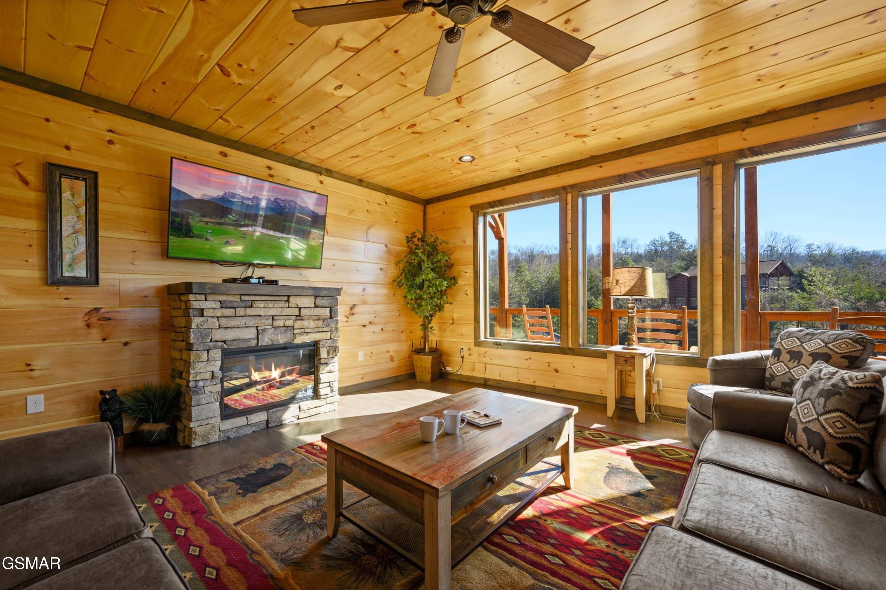 Sevierville, Tennessee, 37876, United States, 3 Bedrooms Bedrooms, ,5 BathroomsBathrooms,Residential,Active,1920243