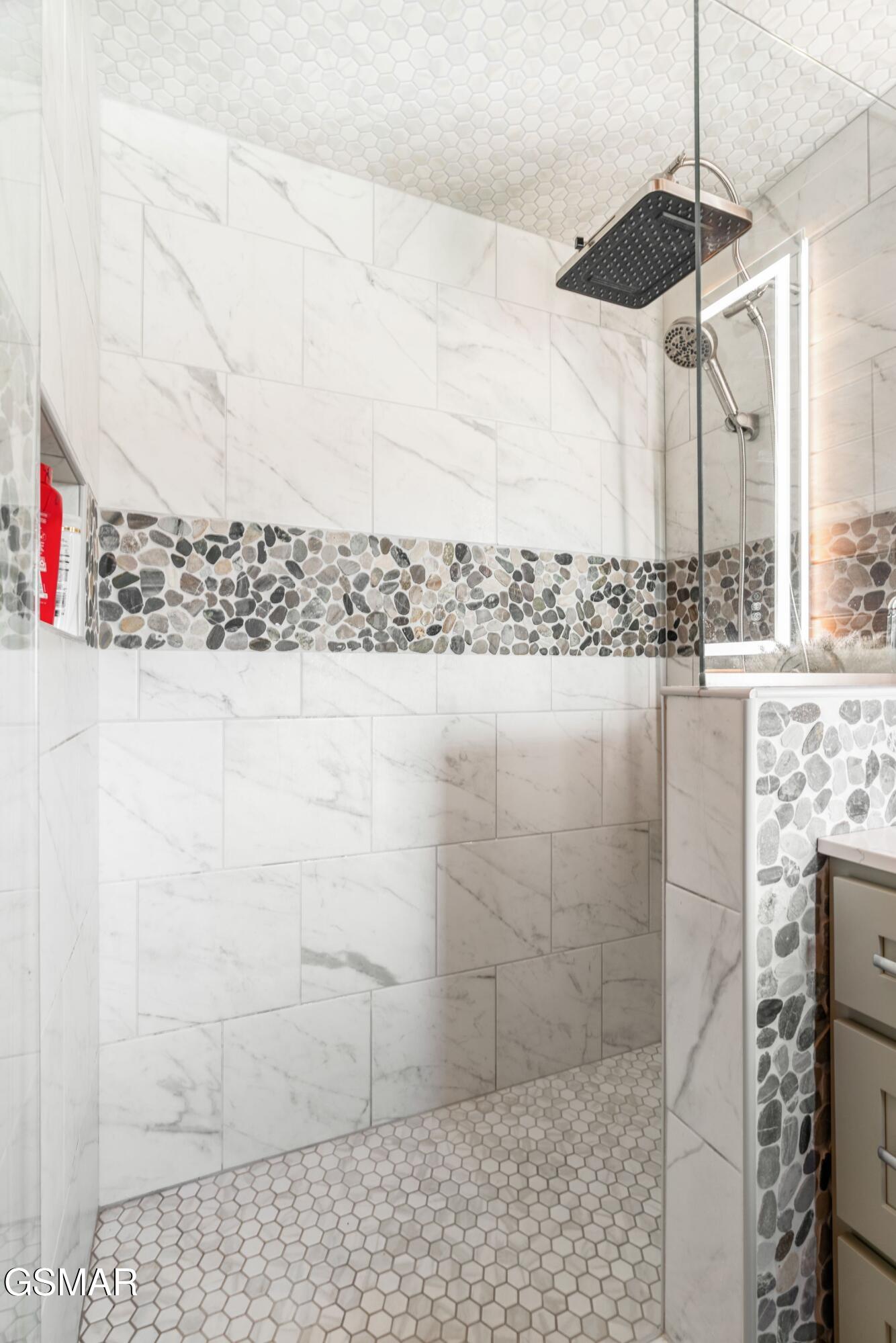 Dandridge, Tennessee, 37725, United States, ,4 BathroomsBathrooms,Residential,Active,1808382