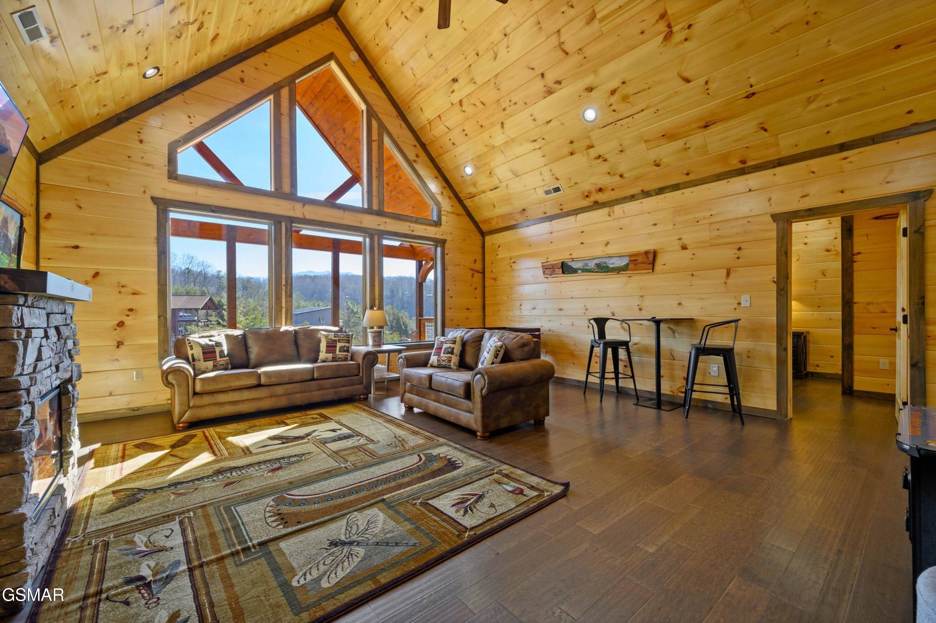 Sevierville, Tennessee, 37876, United States, 3 Bedrooms Bedrooms, ,5 BathroomsBathrooms,Residential,Active,1920243