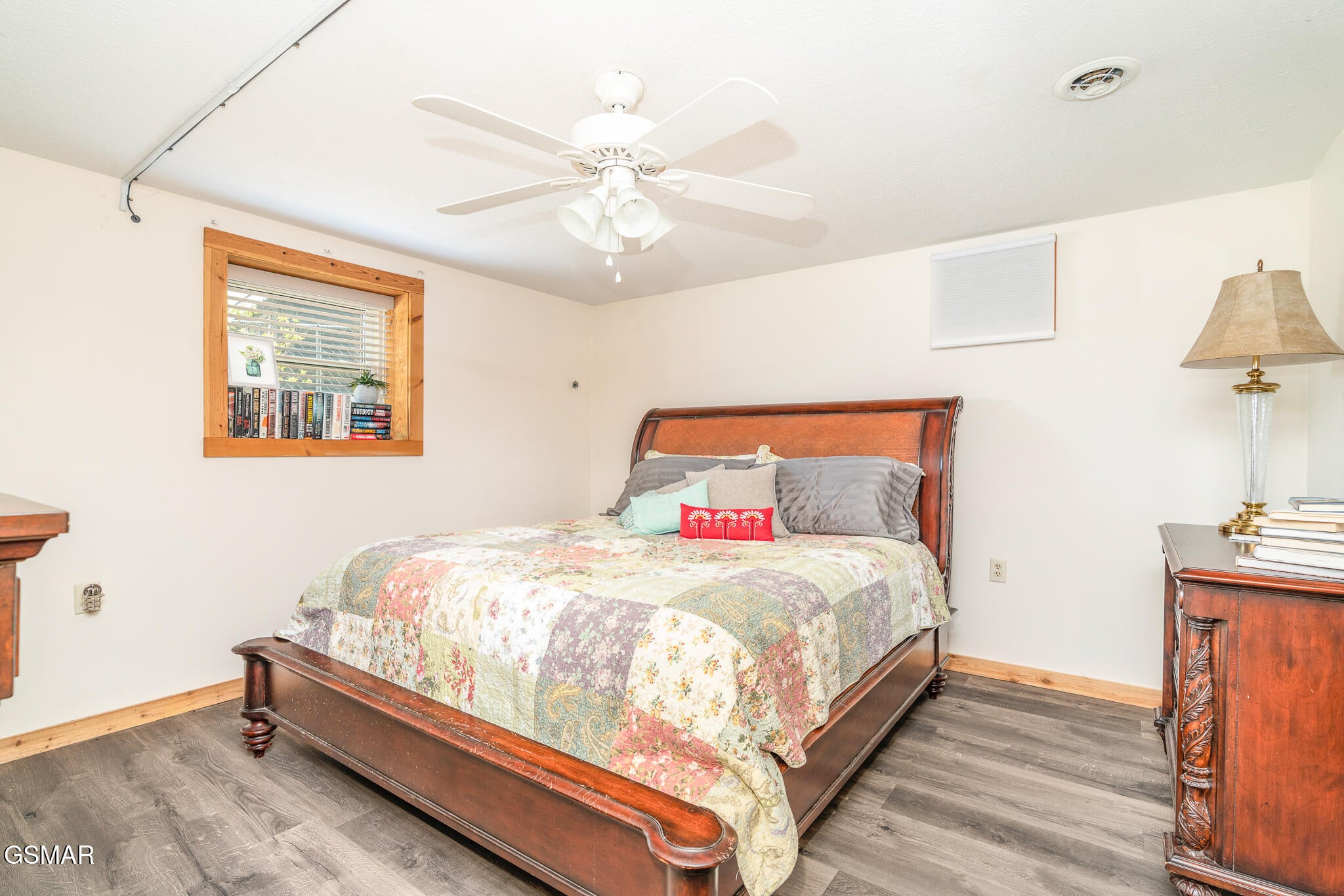 Dandridge, Tennessee, 37725, United States, ,4 BathroomsBathrooms,Residential,Active,1808382