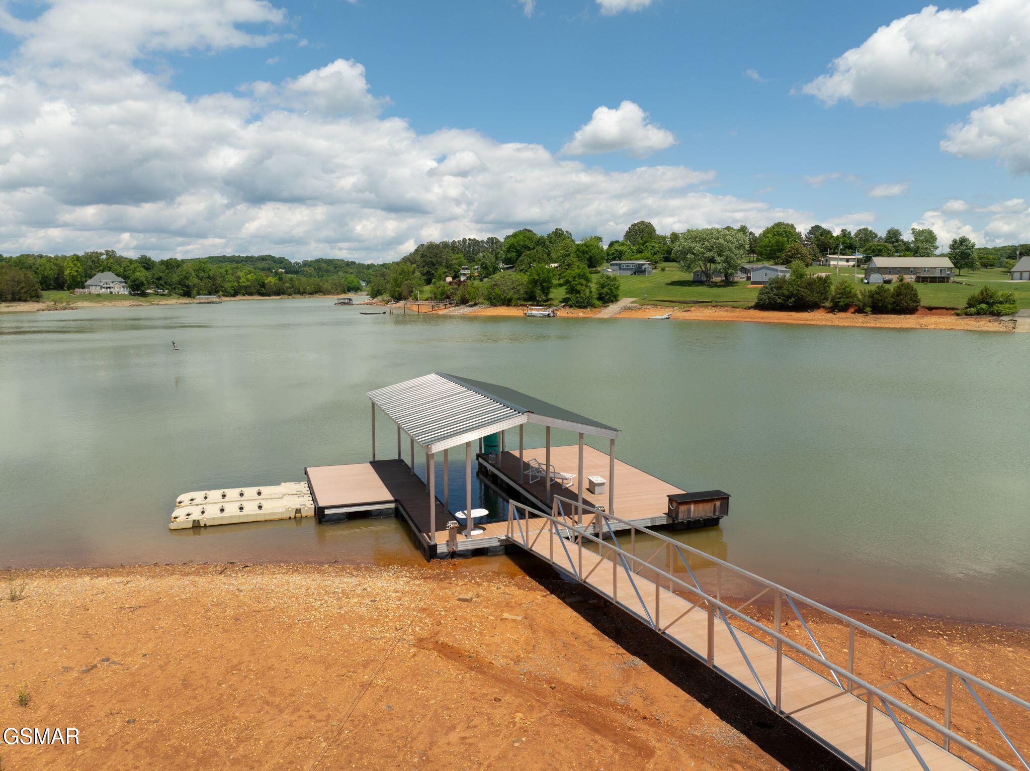 Dandridge, Tennessee, 37725, United States, ,4 BathroomsBathrooms,Residential,Active,1808382