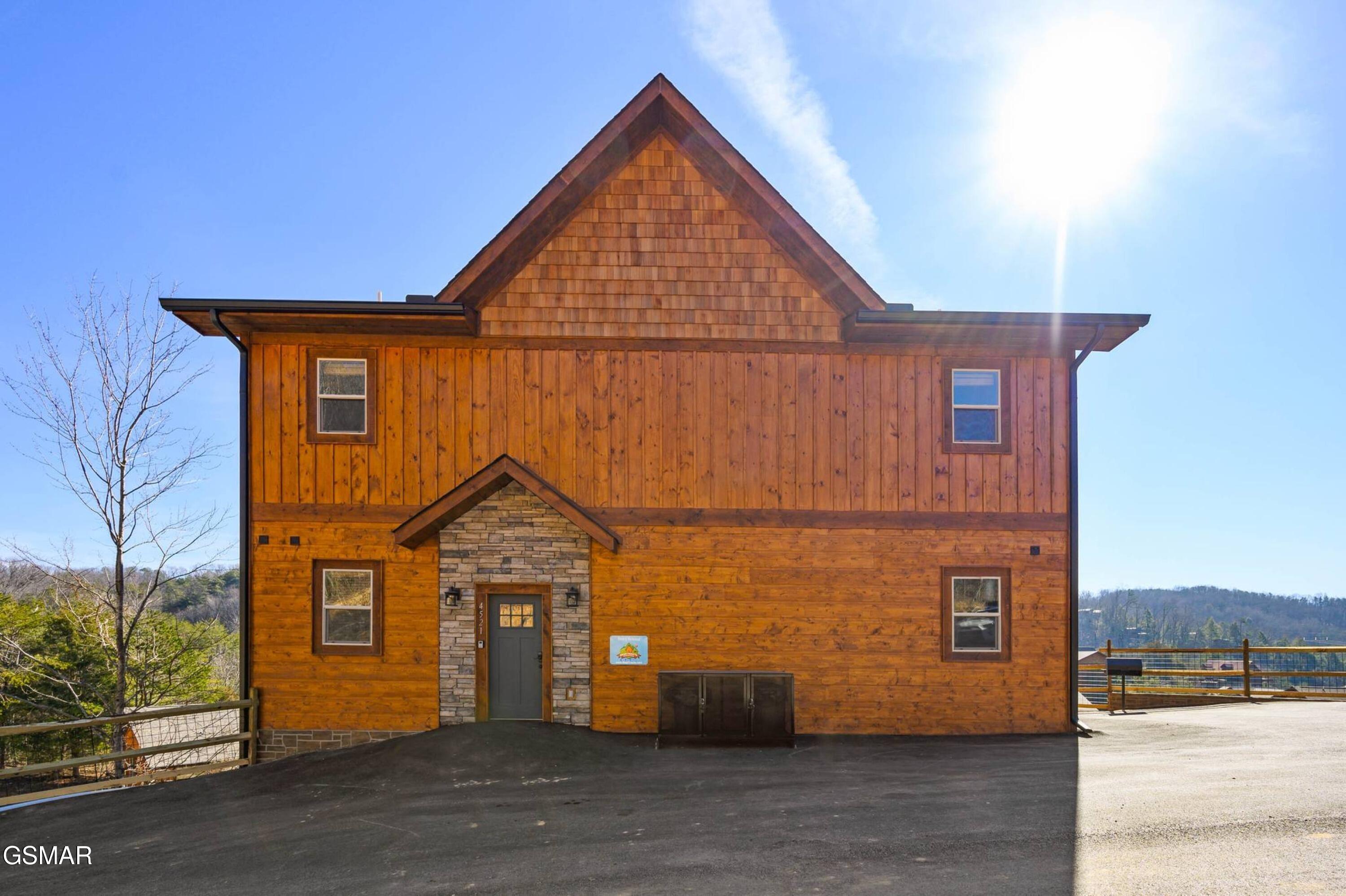 Sevierville, Tennessee, 37876, United States, 3 Bedrooms Bedrooms, ,5 BathroomsBathrooms,Residential,Active,1920243