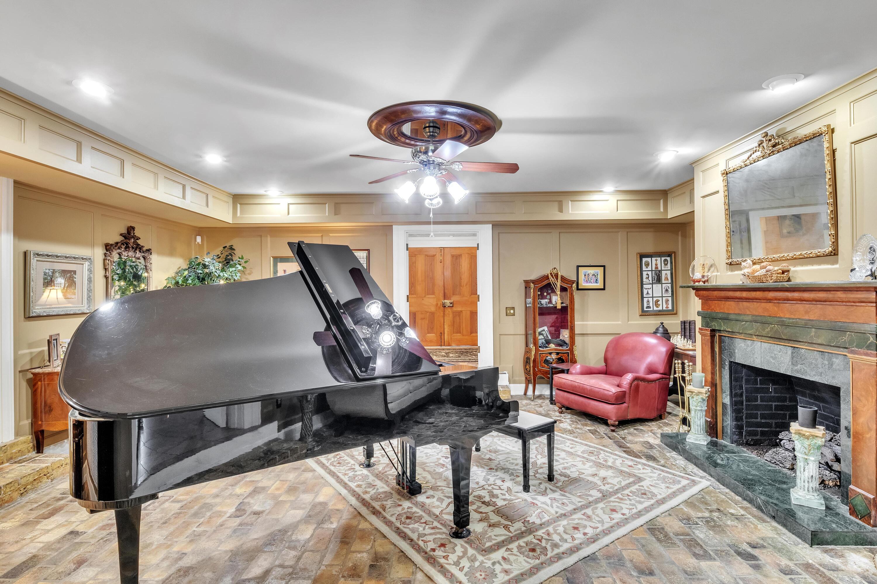 Columbus, Mississippi, 39701, United States, ,4 BathroomsBathrooms,Residential,Active,1798185