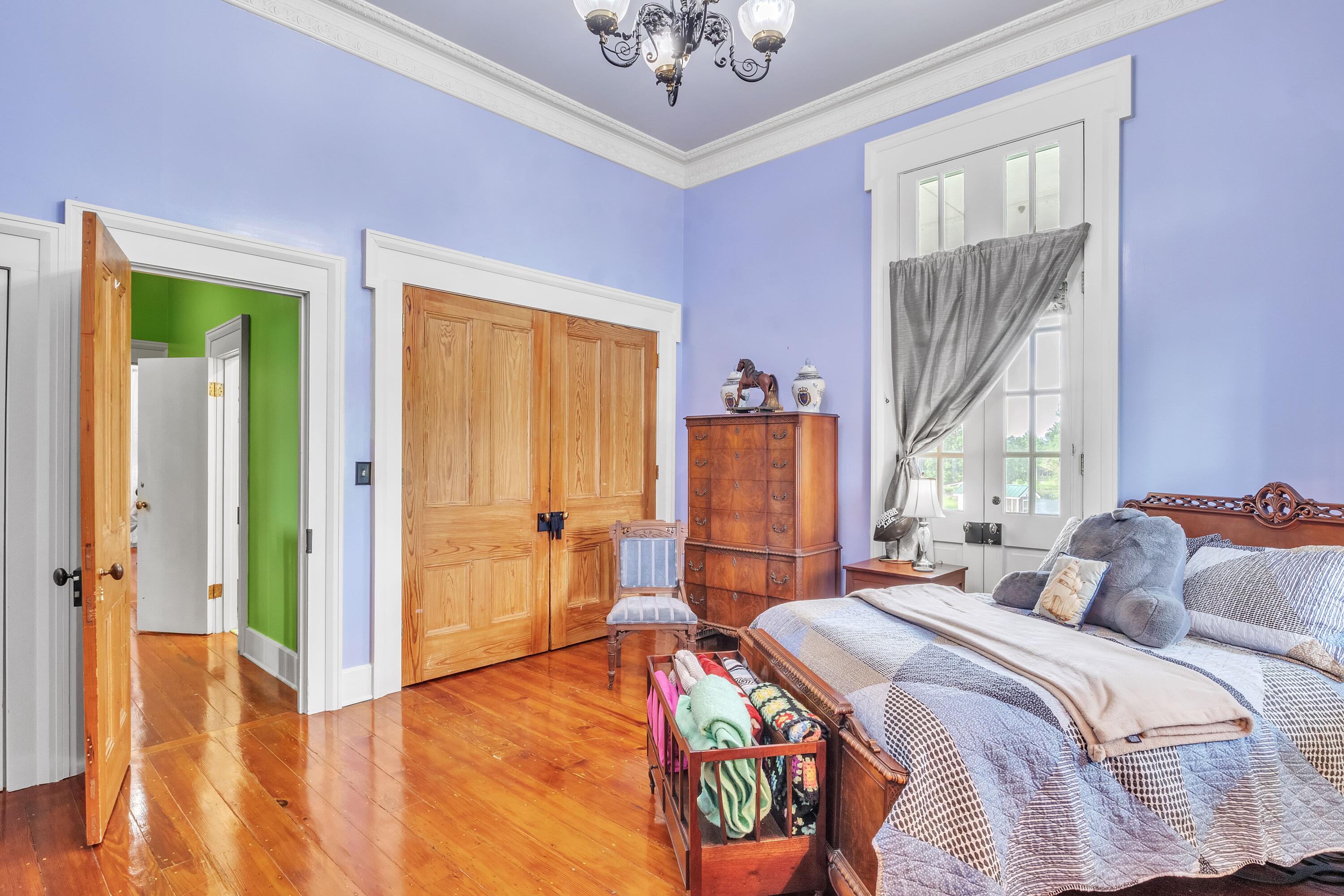 Columbus, Mississippi, 39701, United States, 6 Bedrooms Bedrooms, ,4 BathroomsBathrooms,Residential,Active,1953709