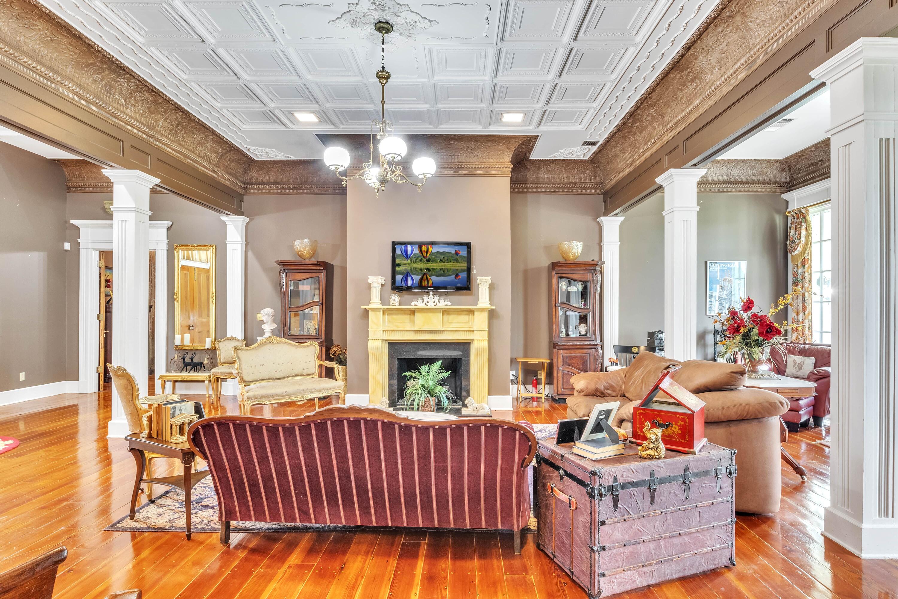 Columbus, Mississippi, 39701, United States, 6 Bedrooms Bedrooms, ,4 BathroomsBathrooms,Residential,Active,1953709