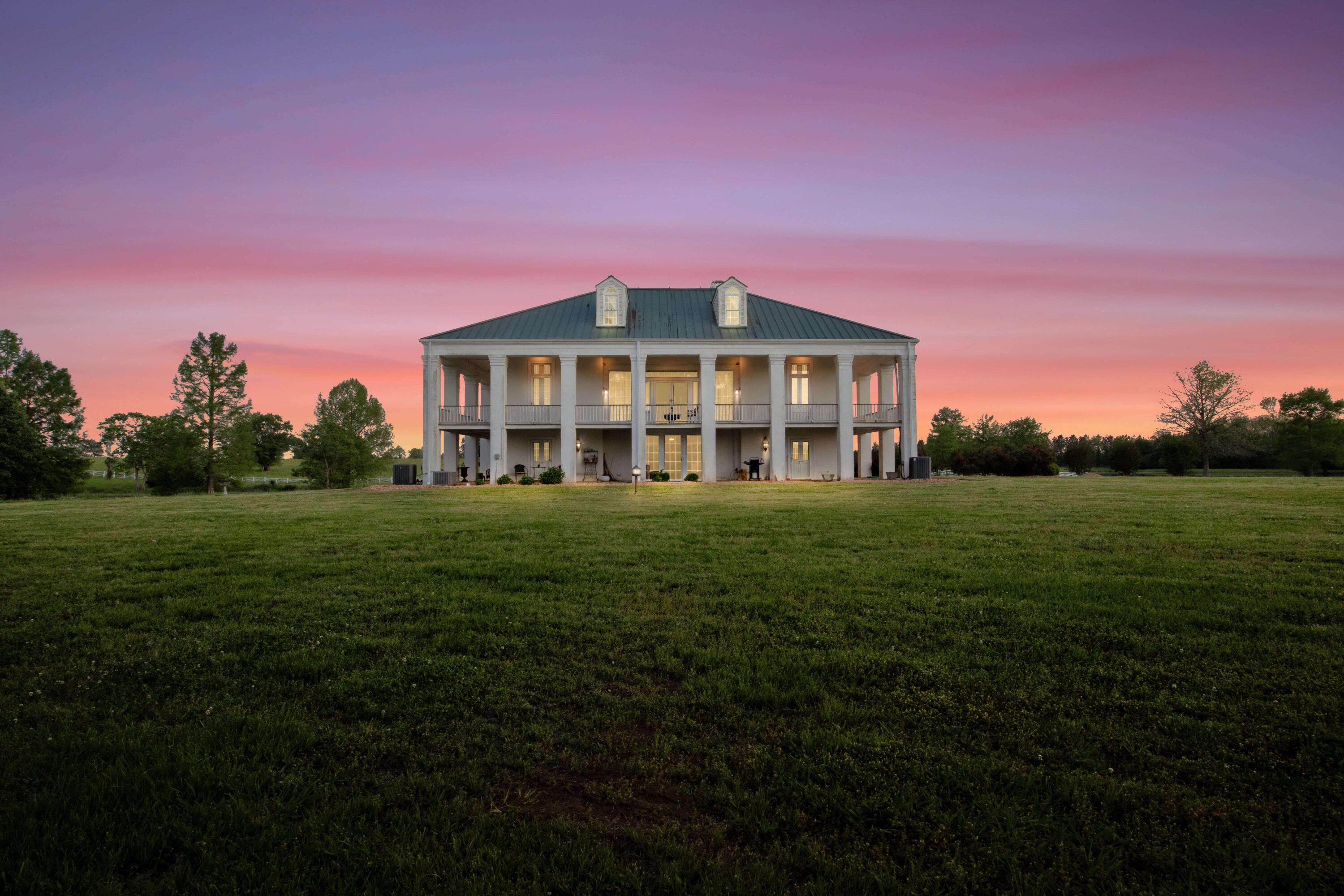 Columbus, Mississippi, 39701, United States, 6 Bedrooms Bedrooms, ,4 BathroomsBathrooms,Residential,Active,1953709