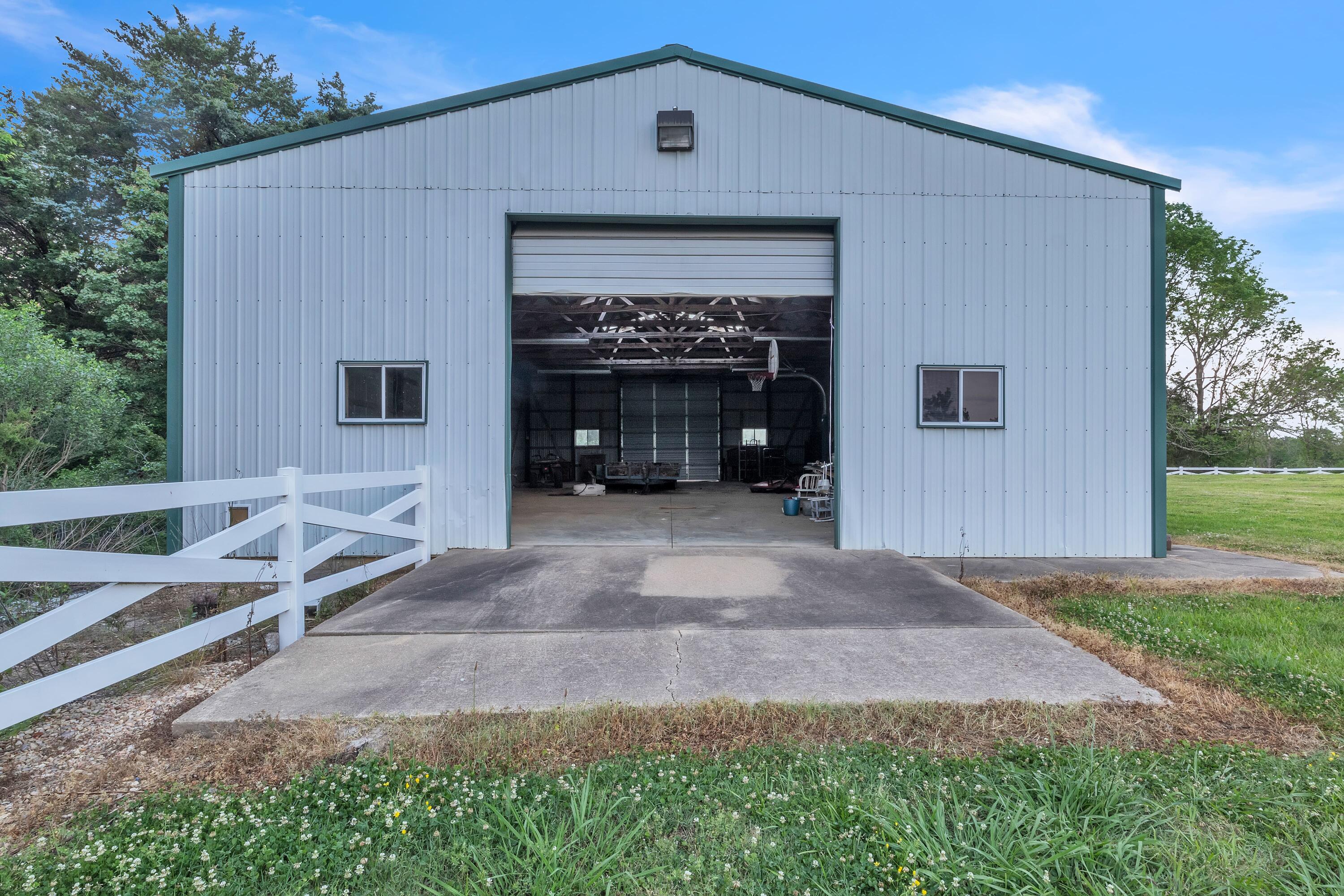 Columbus, Mississippi, 39701, United States, ,4 BathroomsBathrooms,Residential,Active,1798185