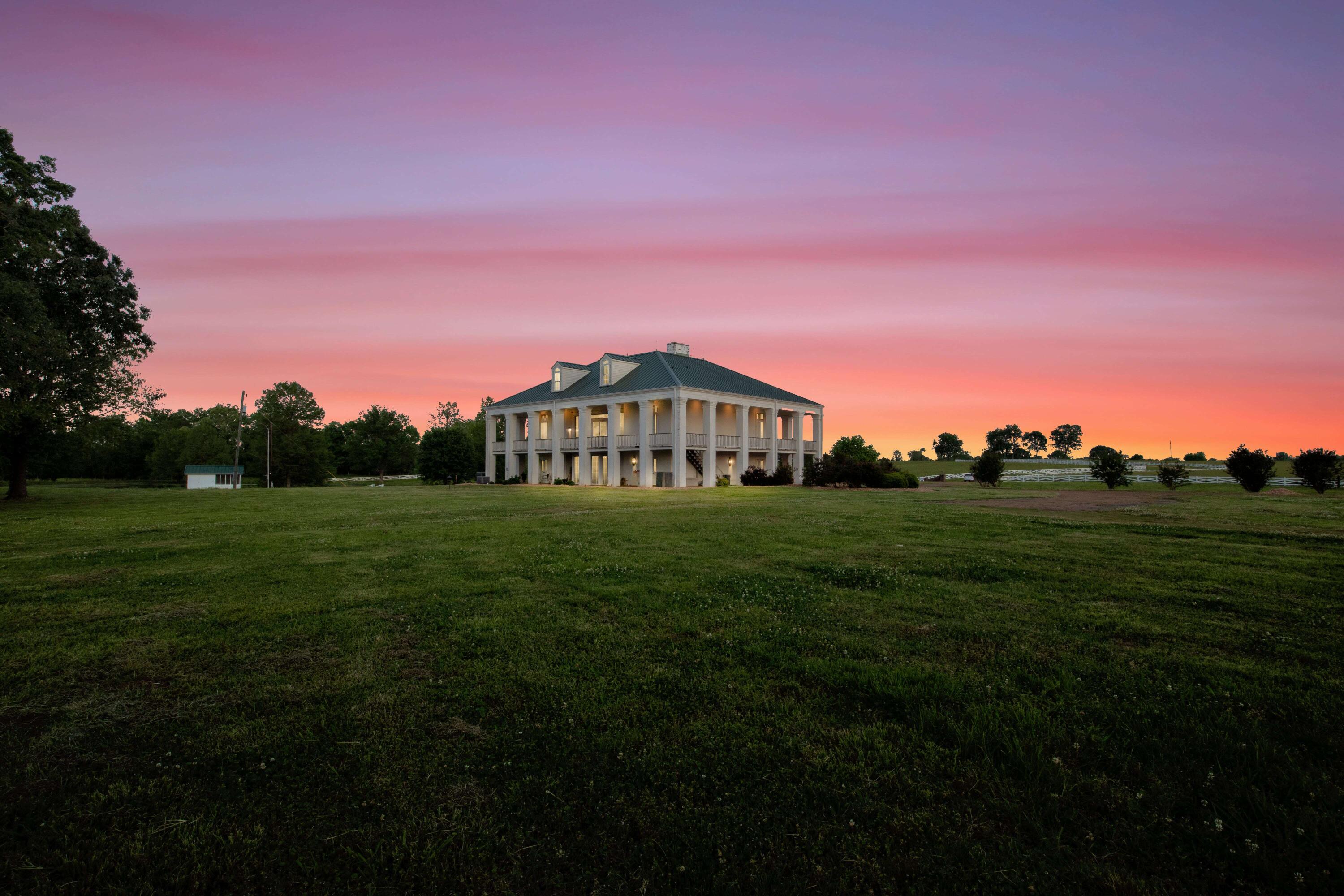 Columbus, Mississippi, 39701, United States, 6 Bedrooms Bedrooms, ,4 BathroomsBathrooms,Residential,Active,1953709
