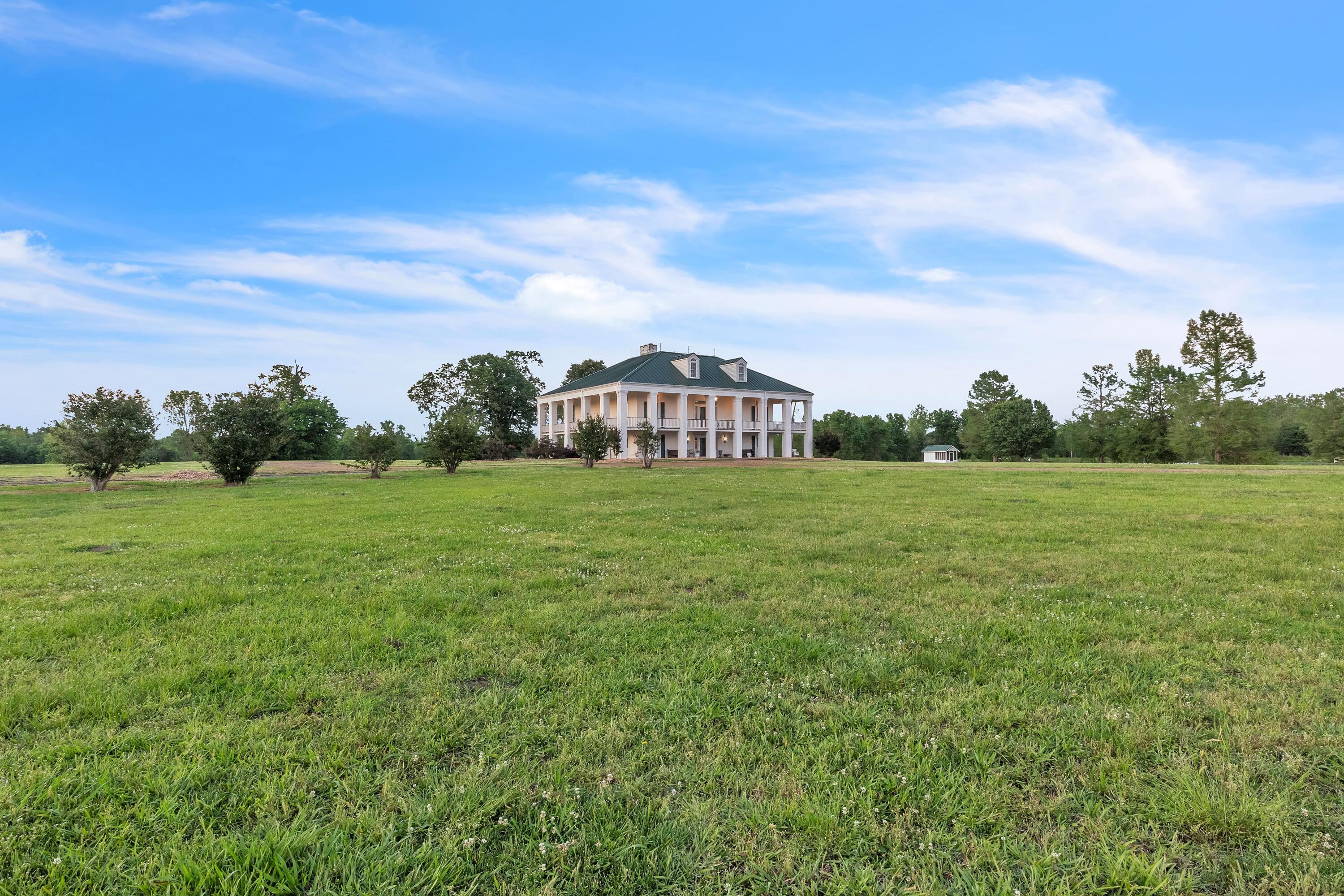 Columbus, Mississippi, 39701, United States, ,4 BathroomsBathrooms,Residential,Active,1798185