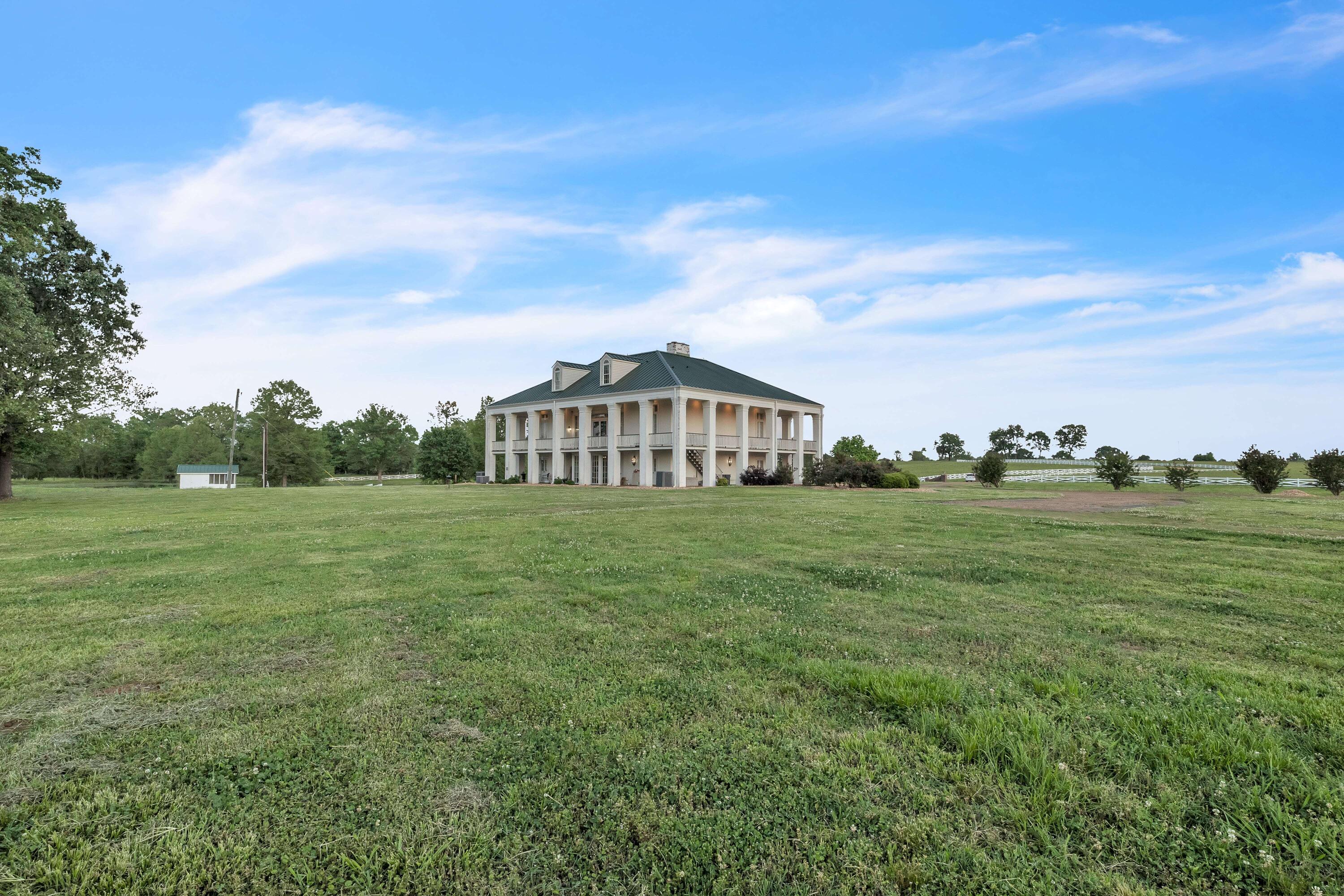 Columbus, Mississippi, 39701, United States, ,4 BathroomsBathrooms,Residential,Active,1798185