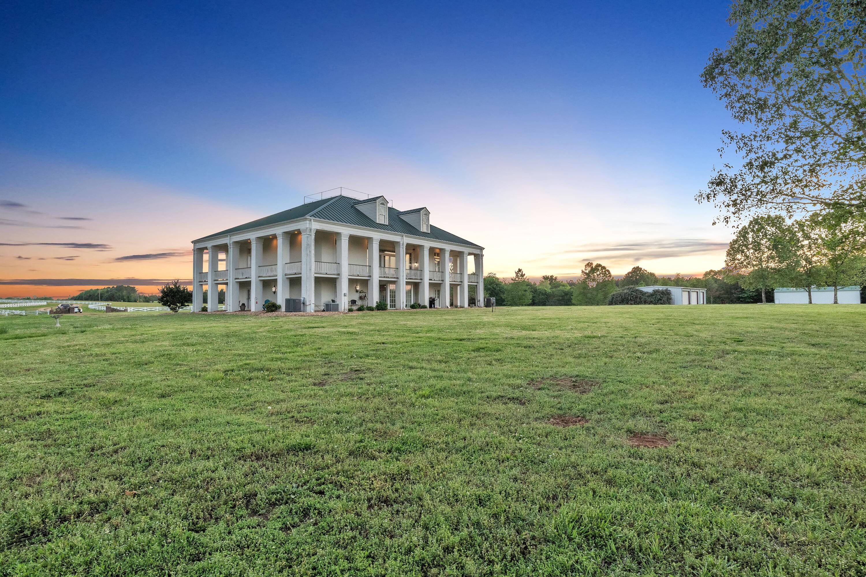 Columbus, Mississippi, 39701, United States, ,4 BathroomsBathrooms,Residential,Active,1798185