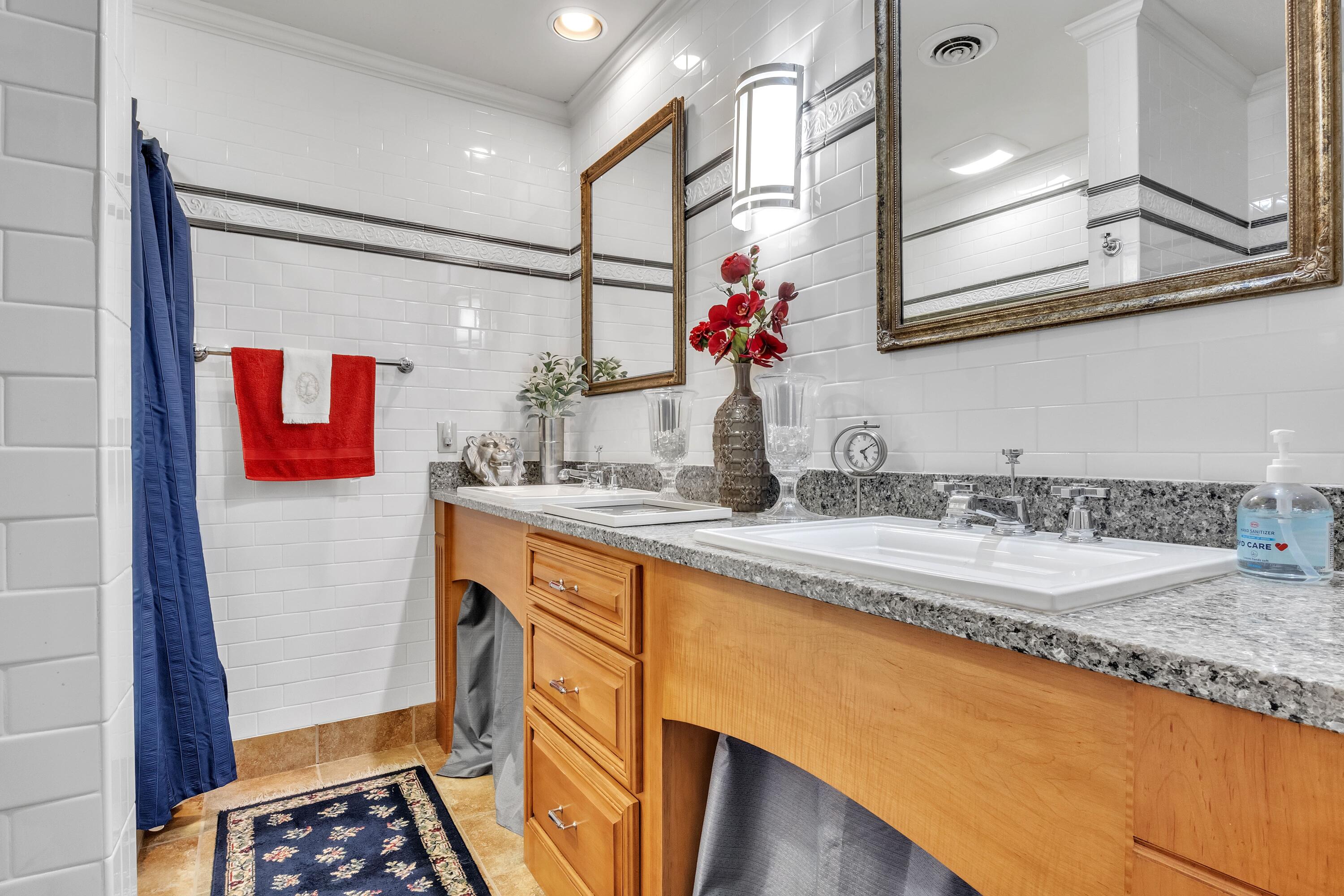 Columbus, Mississippi, 39701, United States, ,4 BathroomsBathrooms,Residential,Active,1798185