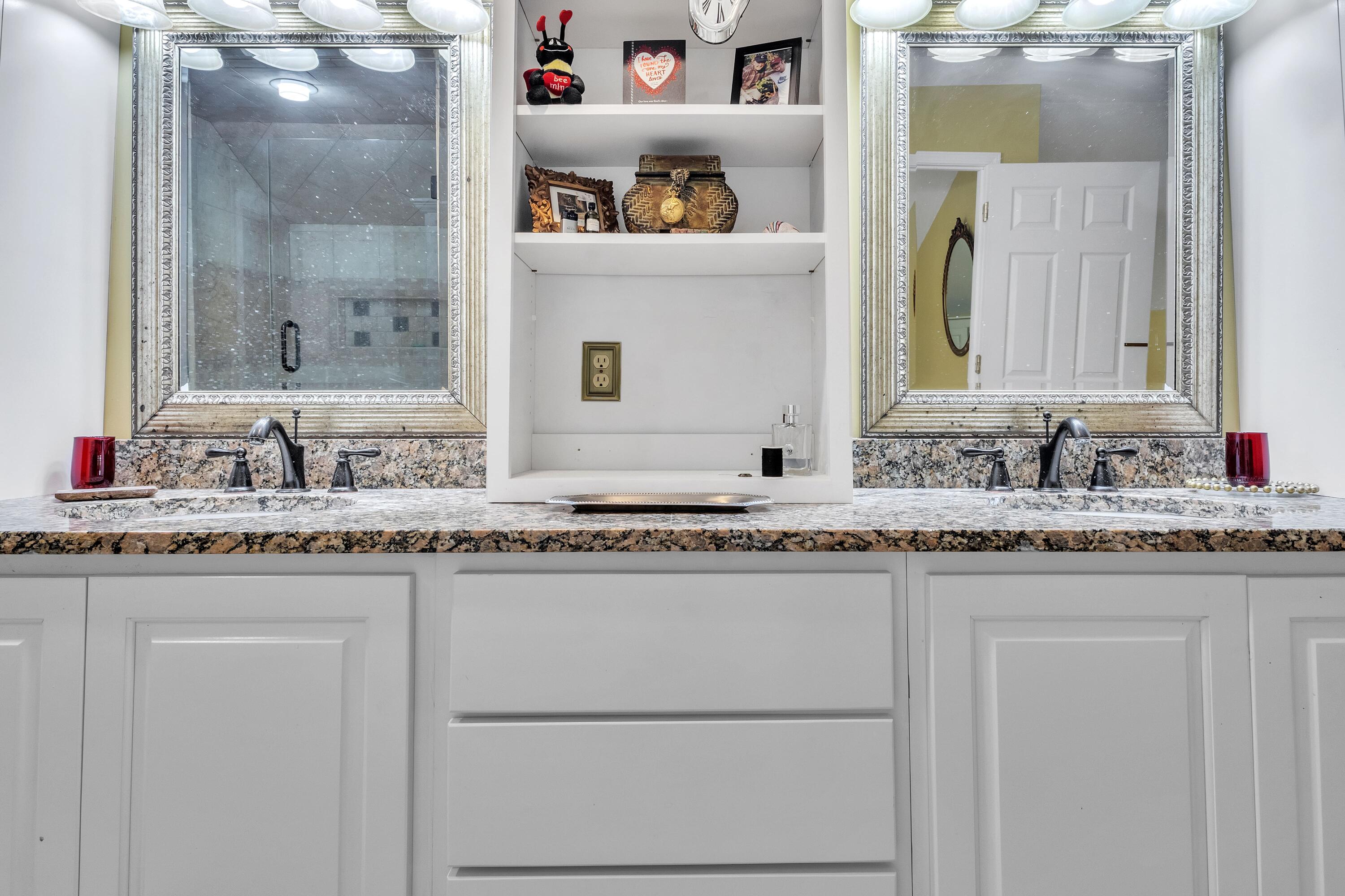 Columbus, Mississippi, 39701, United States, ,4 BathroomsBathrooms,Residential,Active,1798185