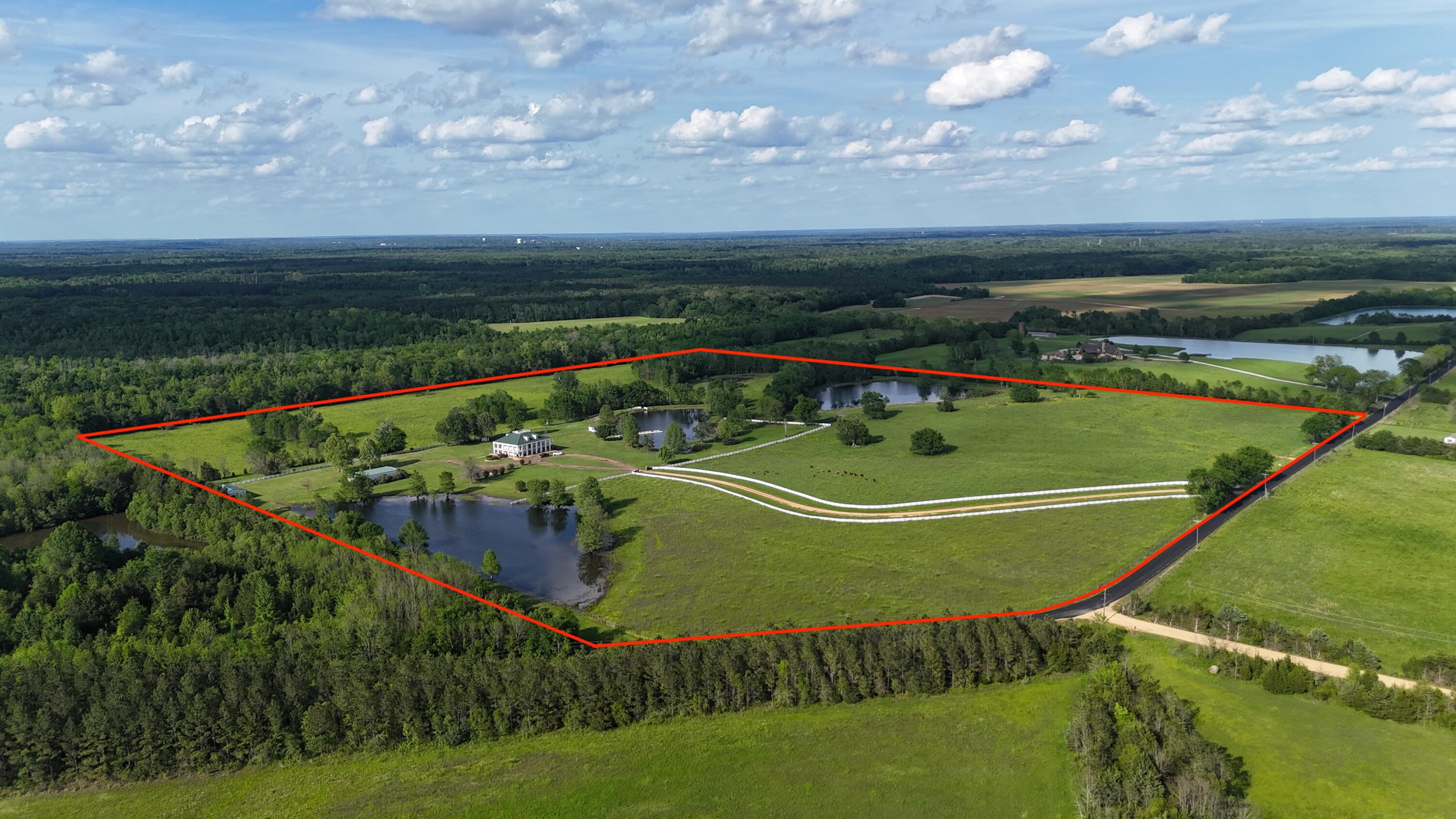 Columbus, Mississippi, 39701, United States, ,4 BathroomsBathrooms,Residential,Active,1798185