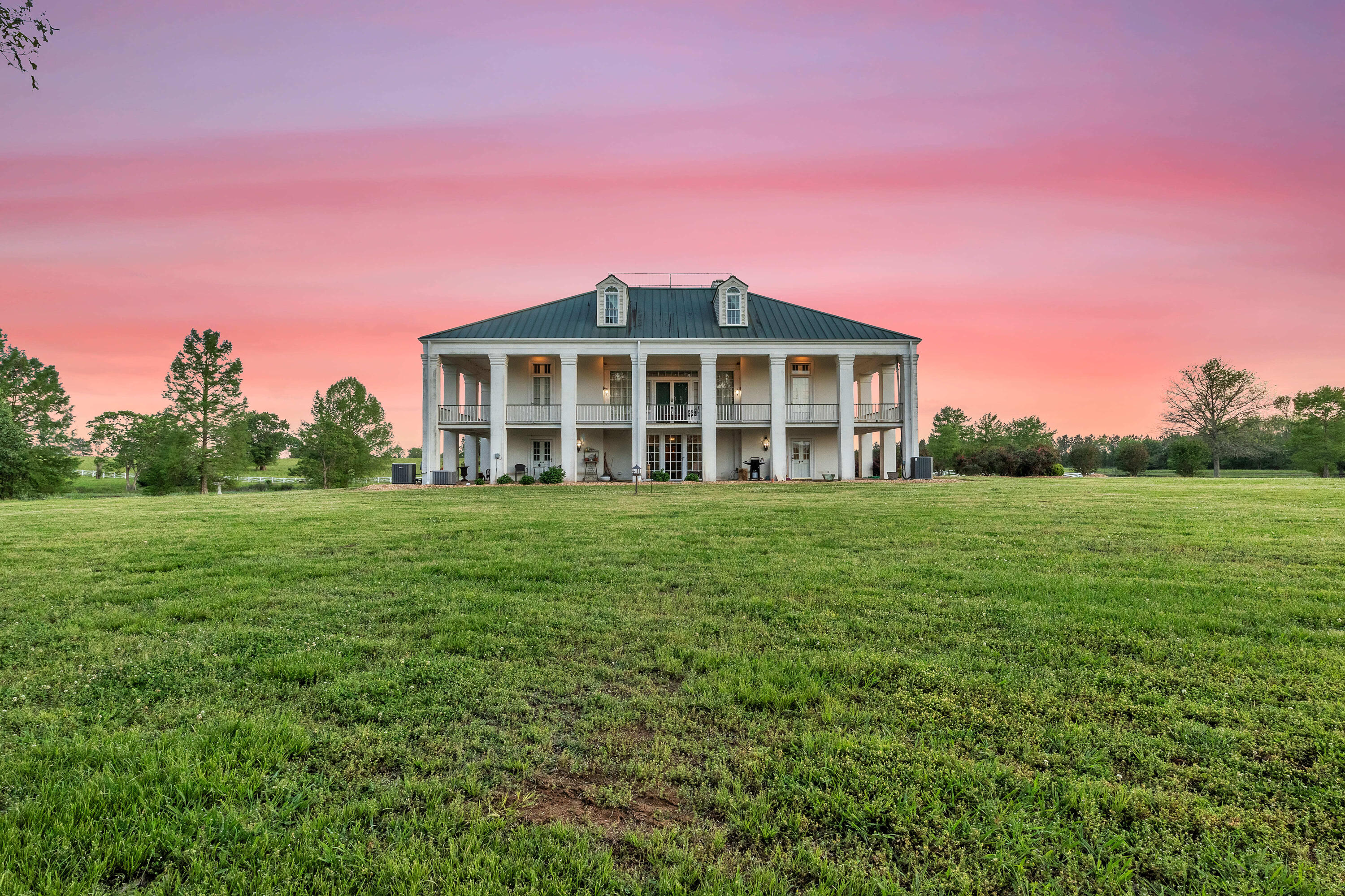 Columbus, Mississippi, 39701, United States, 6 Bedrooms Bedrooms, ,4 BathroomsBathrooms,Residential,Active,1953709