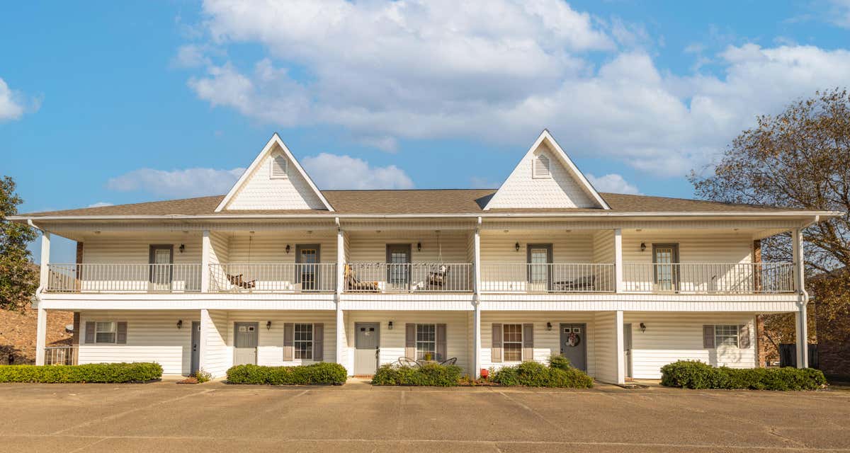 202 TOMLINSON DR Unit 4C  