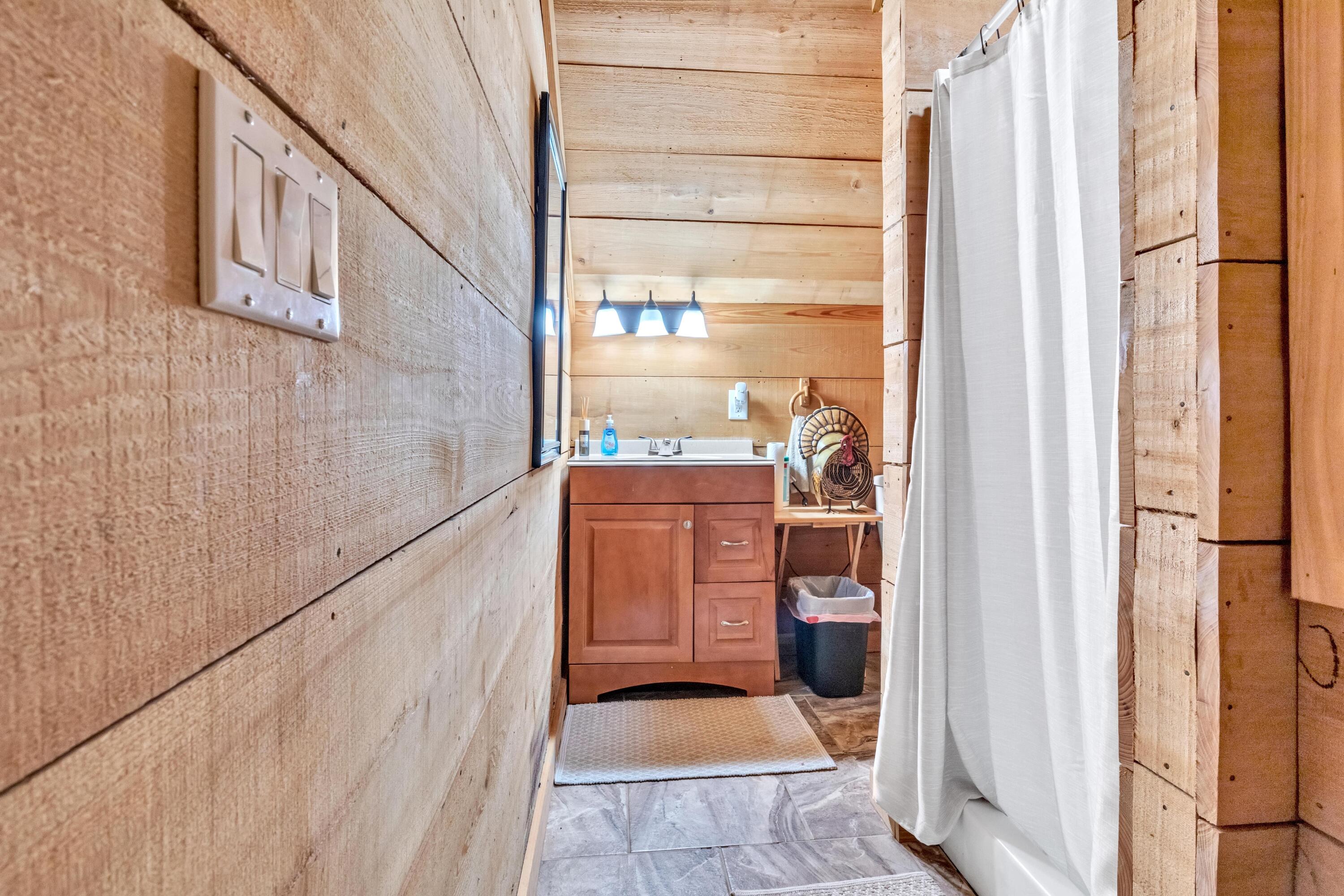 Caledonia, Mississippi, 39740, United States, 4 Bedrooms Bedrooms, ,4 BathroomsBathrooms,Residential,Active,1909833