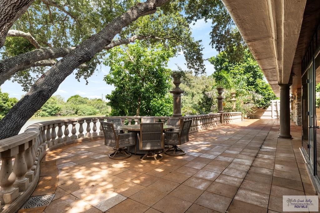 Brownsville, Texas, 78520, United States, 5 Bedrooms Bedrooms, ,8 BathroomsBathrooms,Residential,Active,2007113