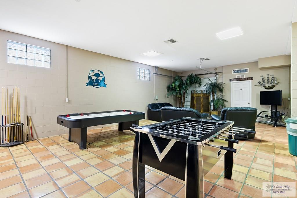 South Padre Island, Texas, 78597, United States, ,4 BathroomsBathrooms,Residential,Active,1769544