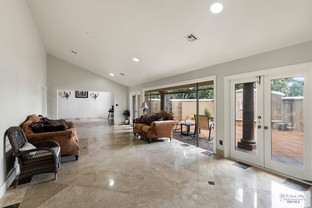 Brownsville, Texas, 78520, United States, 5 Bedrooms Bedrooms, ,8 BathroomsBathrooms,Residential,Active,1933898
