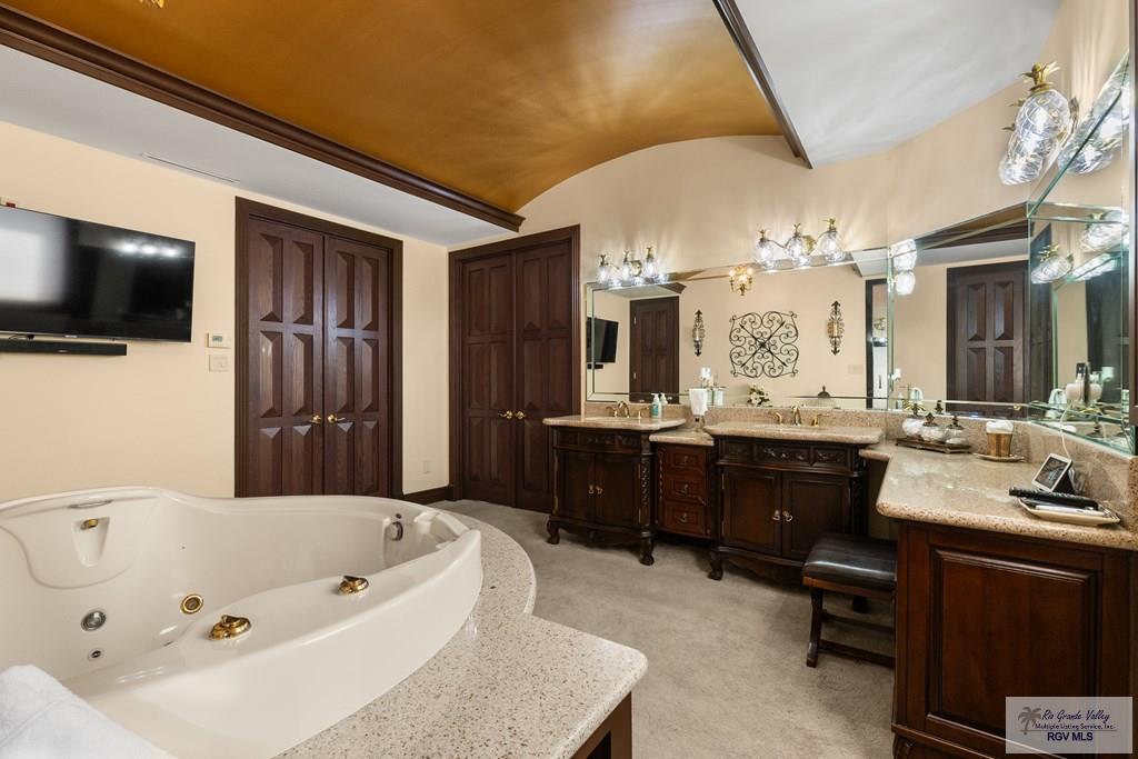 Brownsville, Texas, 78526, United States, 5 Bedrooms Bedrooms, ,6 BathroomsBathrooms,Residential,Active,2007121