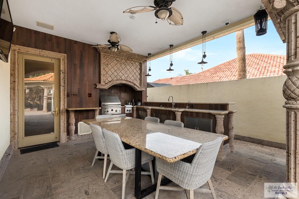 Brownsville, Texas, 78526, United States, 5 Bedrooms Bedrooms, ,6 BathroomsBathrooms,Residential,Active,2007121