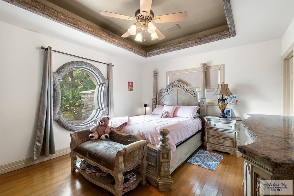 Brownsville, Texas, 78520, United States, 5 Bedrooms Bedrooms, ,8 BathroomsBathrooms,Residential,Active,1933898
