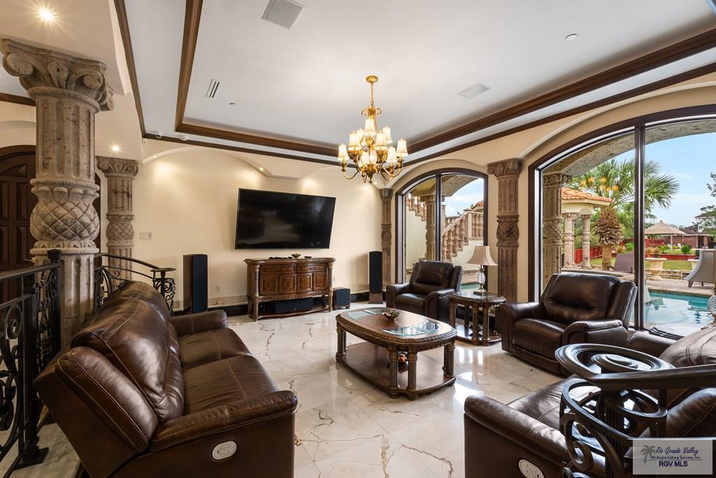 Brownsville, Texas, 78526, United States, 5 Bedrooms Bedrooms, ,6 BathroomsBathrooms,Residential,Active,2007121