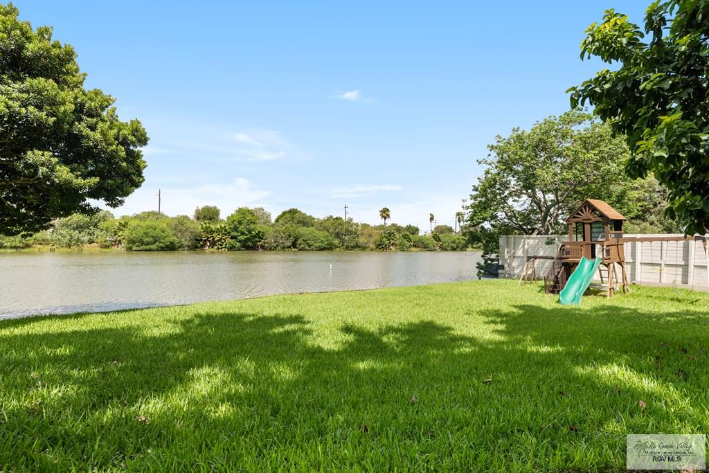 Brownsville, Texas, 78520, United States, 5 Bedrooms Bedrooms, ,8 BathroomsBathrooms,Residential,Active,1933898
