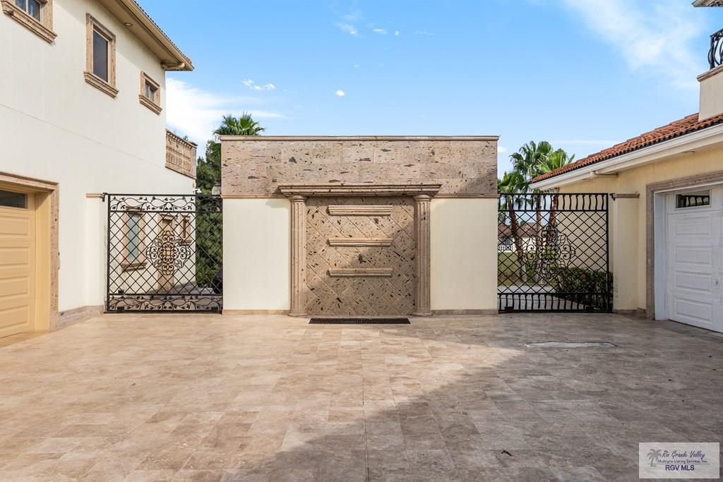 Brownsville, Texas, 78526, United States, 5 Bedrooms Bedrooms, ,6 BathroomsBathrooms,Residential,Active,2007121