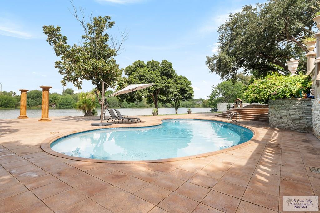 Brownsville, Texas, 78520, United States, 5 Bedrooms Bedrooms, ,8 BathroomsBathrooms,Residential,Active,2007113