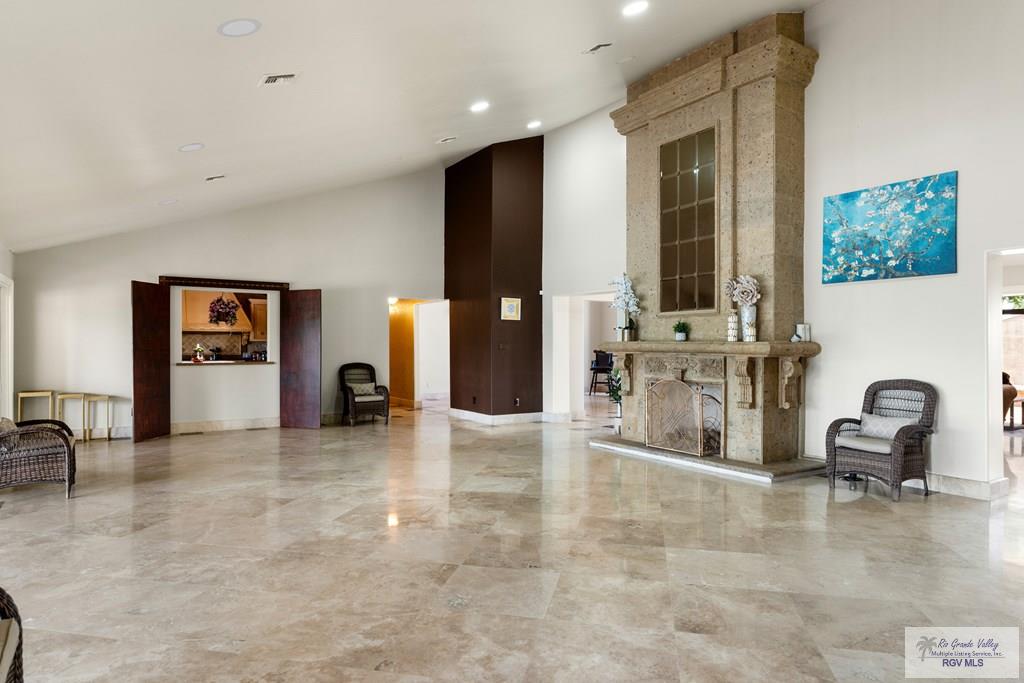 Brownsville, Texas, 78520, United States, 5 Bedrooms Bedrooms, ,8 BathroomsBathrooms,Residential,Active,1933898