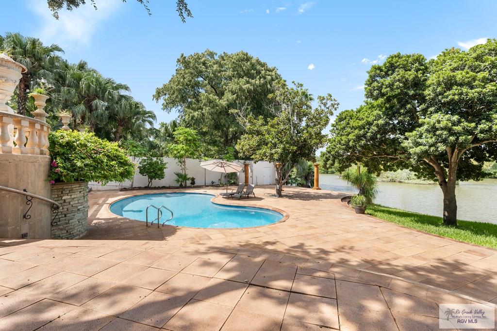 Brownsville, Texas, 78520, United States, 5 Bedrooms Bedrooms, ,8 BathroomsBathrooms,Residential,Active,2007113